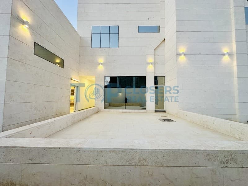 Luxurious 6 Master Br 2nd Villa | Modern Finishing - Image 4