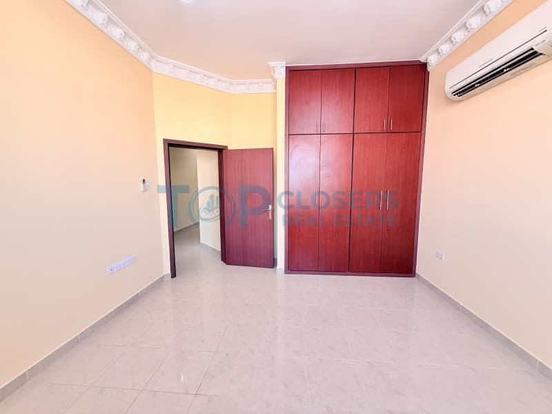 Spacious Apartment | Elevator | Furnished Kitchen - Image 4