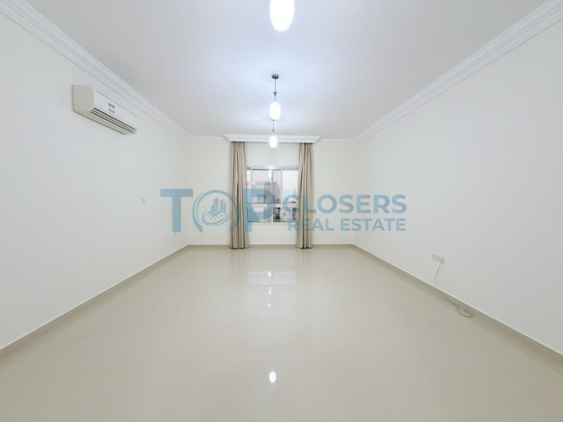 5 BR Modern Villa Near Brighton College with Yard - Image 4