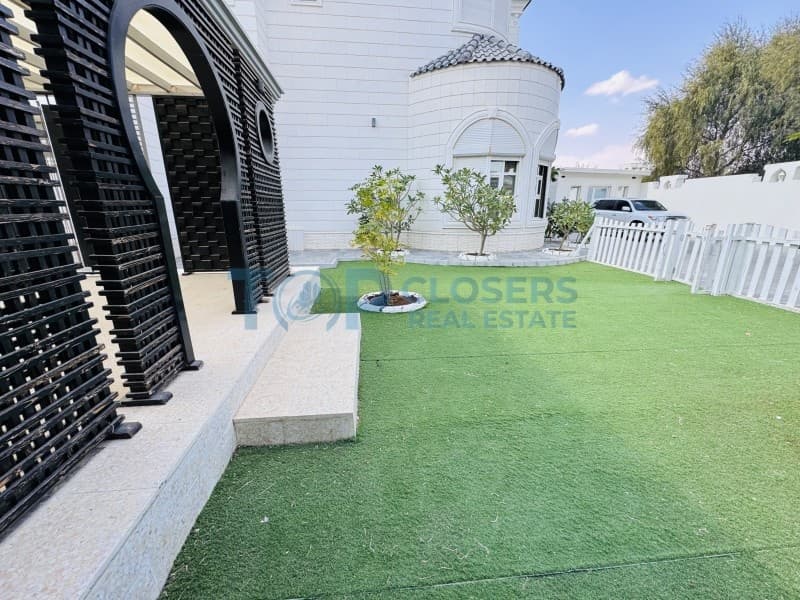 Prime Location | Private Swimming Pool| Maid,s Room - Image 3