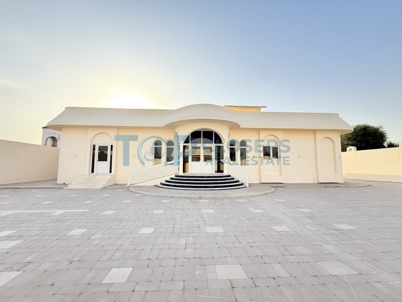 Huge Land Area|Driver Room | Private Entrance - Image 1