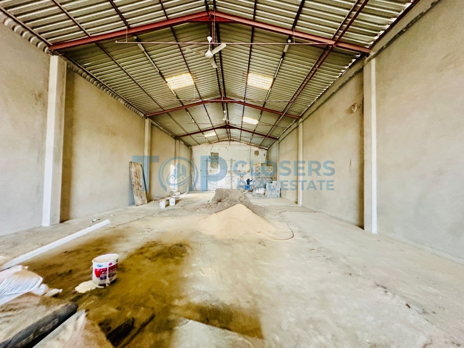 Huge 250 Sqm Renovated Warehouse in Al Noud Al Ain - Image 4