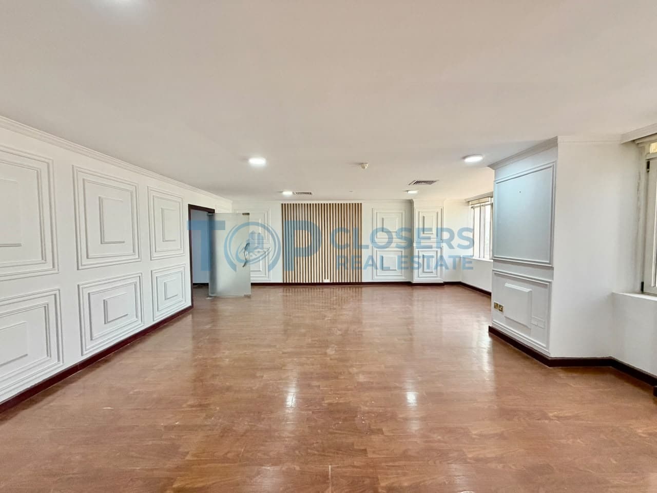 161 Sqm Office in town Center Al Ain | Prime Location - Image 2