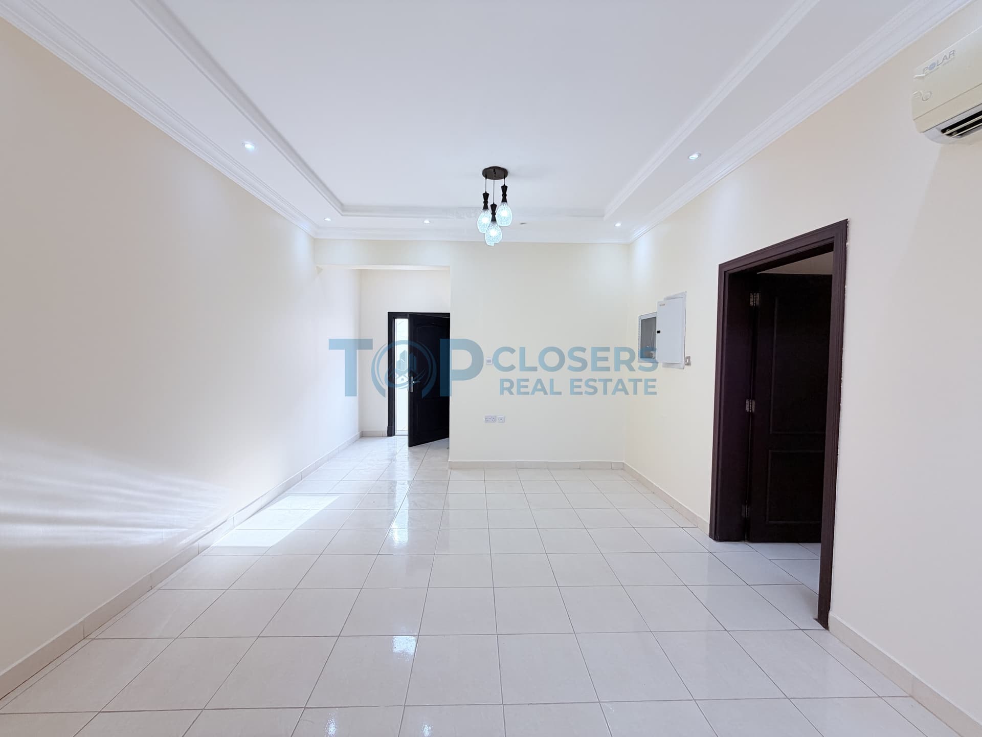 Neat n Clean 2 Bedrooms Apartment with Private Yard - Image 3