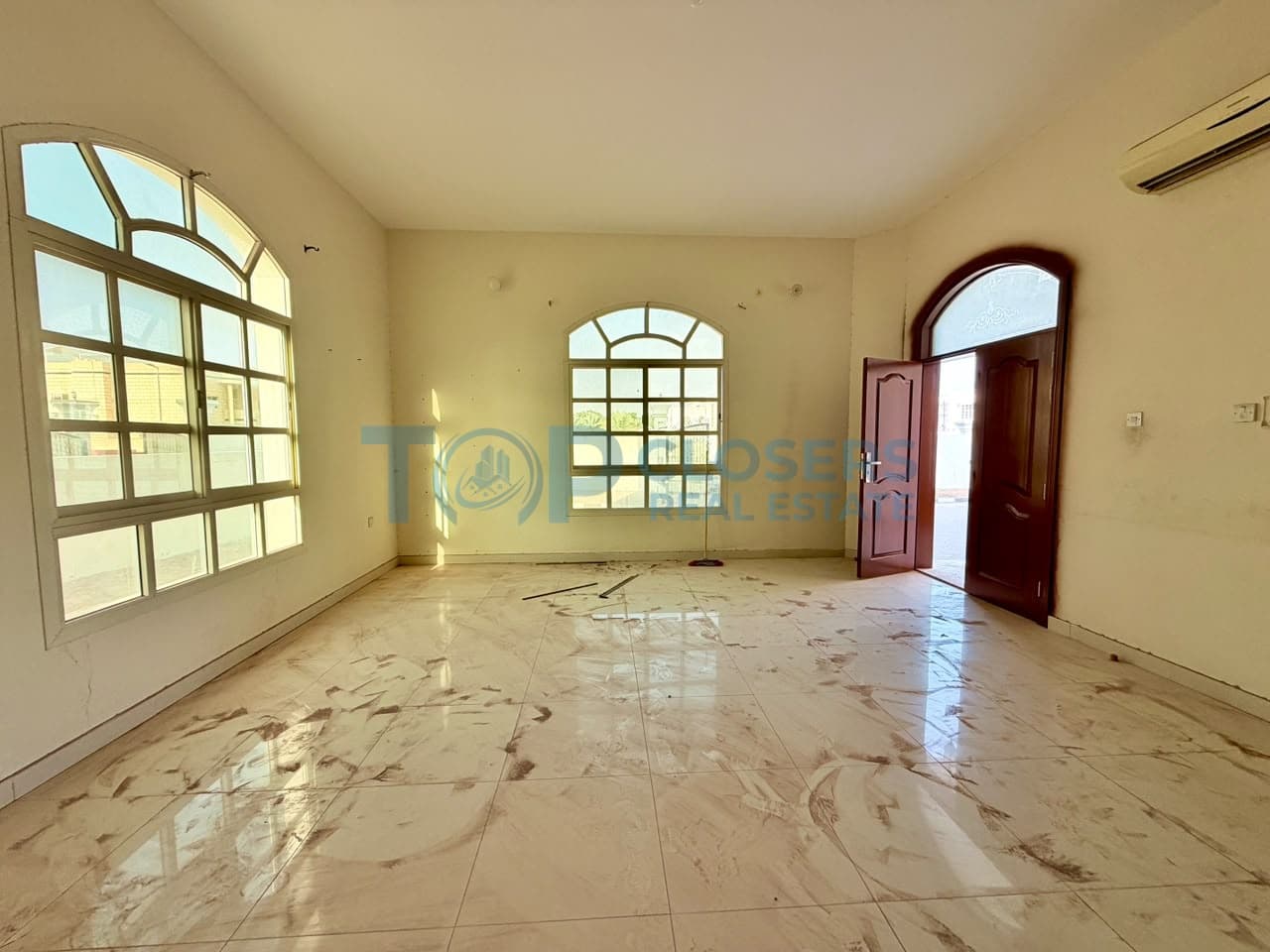 5 Master Br Villa Near Towayya Park | Driver Room - Image 3