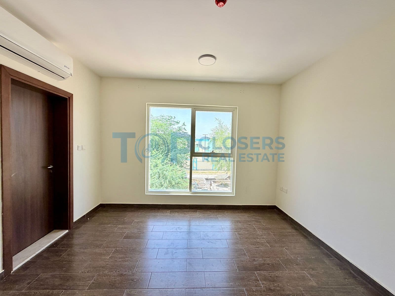 Neat n Clean 2 Master Br | Prime Location | Elevator - Image 3
