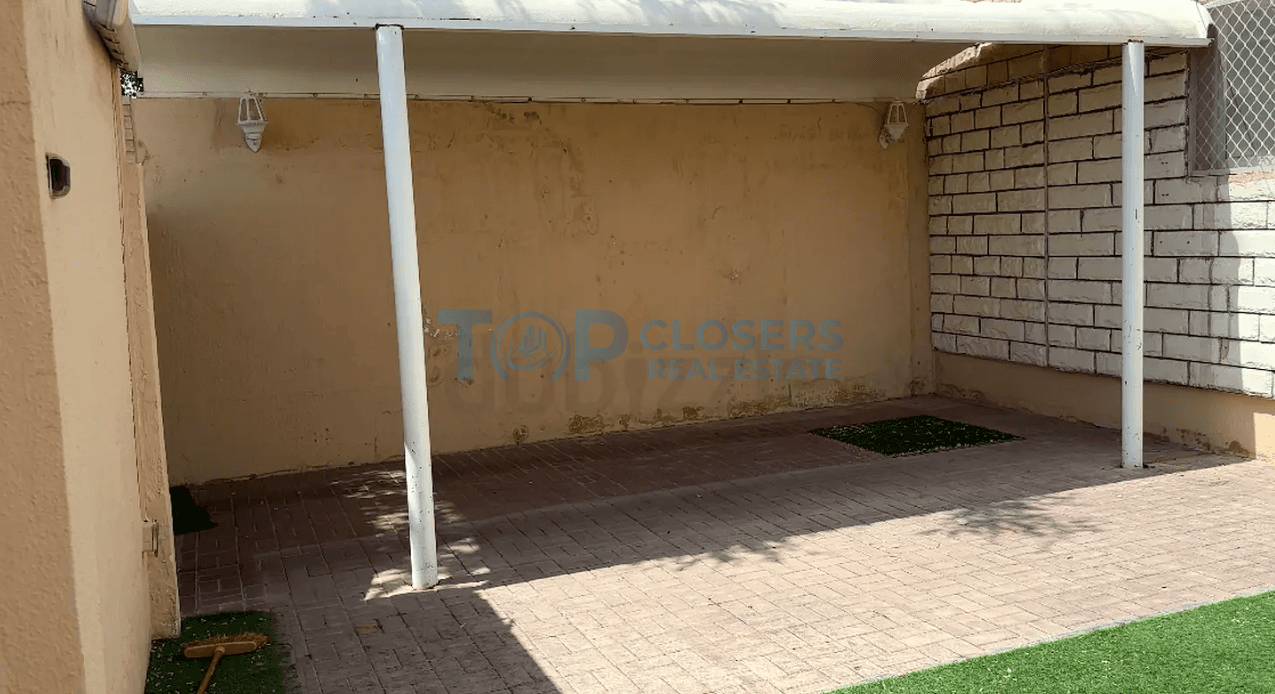 Ground Floor 3Br with Private Entrance n Yard | Spacious Rooms - Image 3