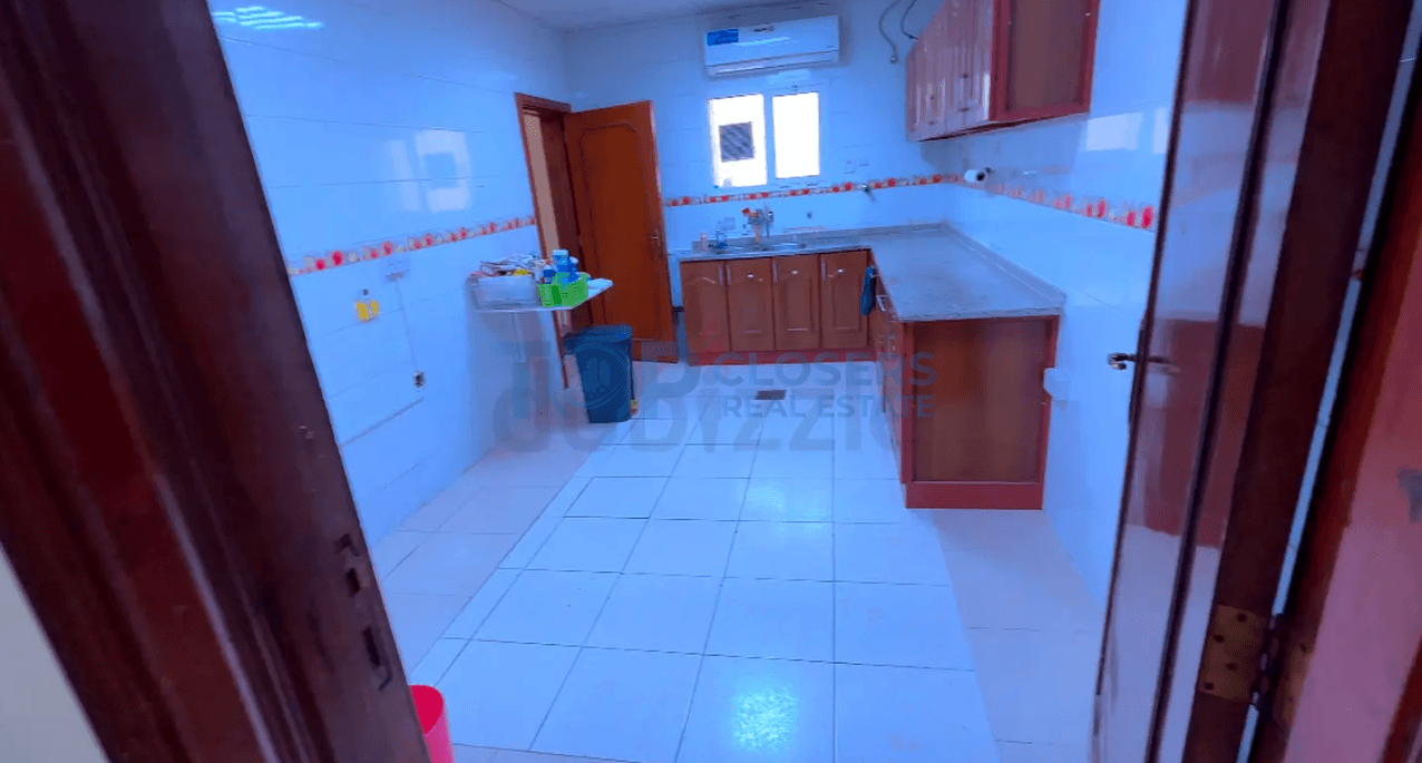 Ground Floor 3Br with Private Entrance n Yard | Spacious Rooms - Image 4