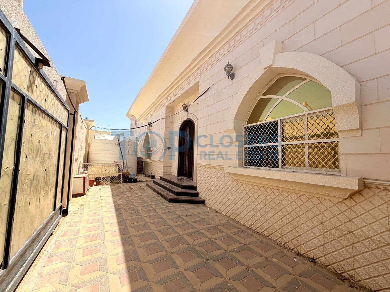Including Water Electricity | Private Entrance - Image 1