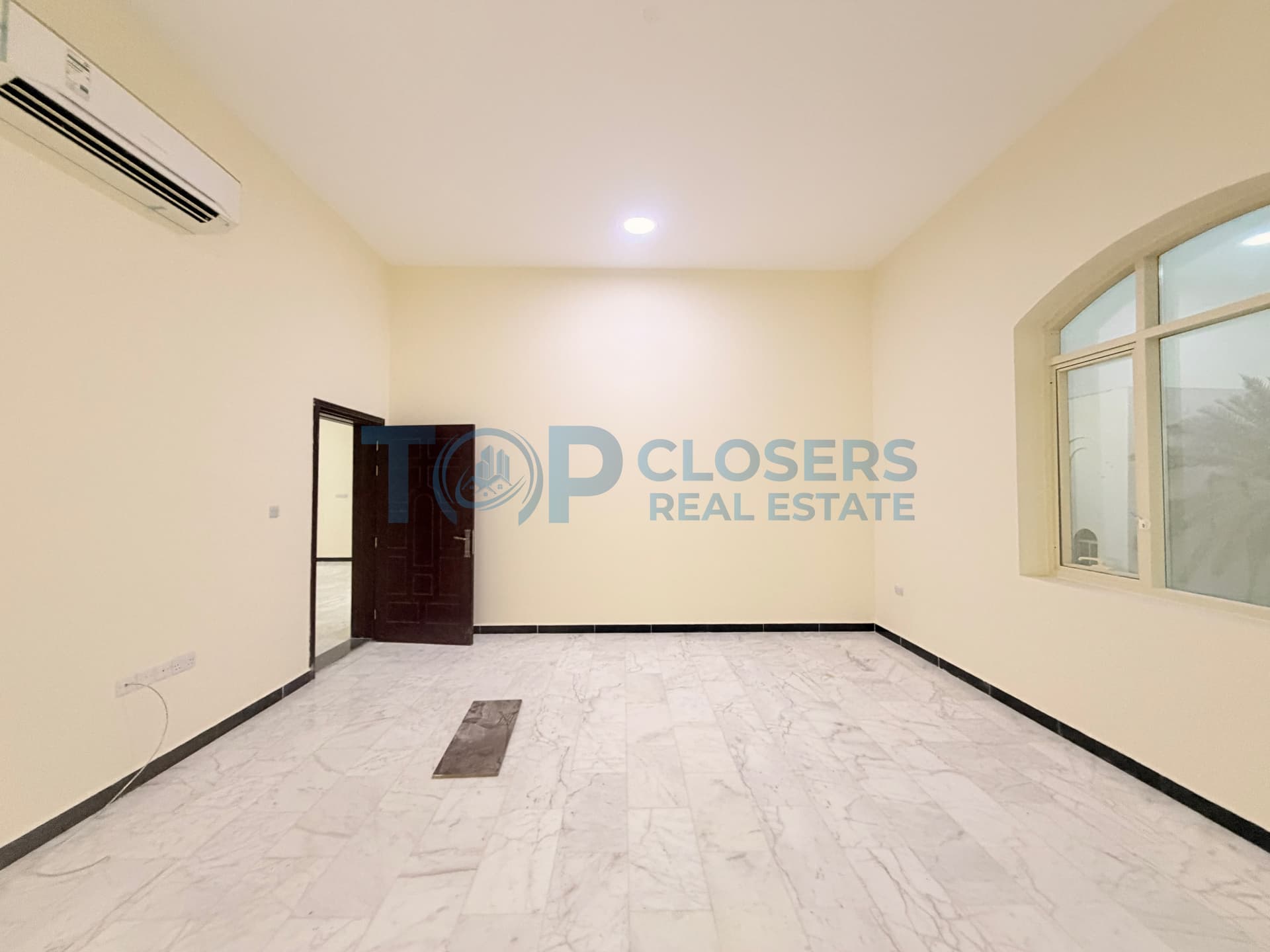 Easy Access to Abu Dhabi Road | Prime Location - Image 3