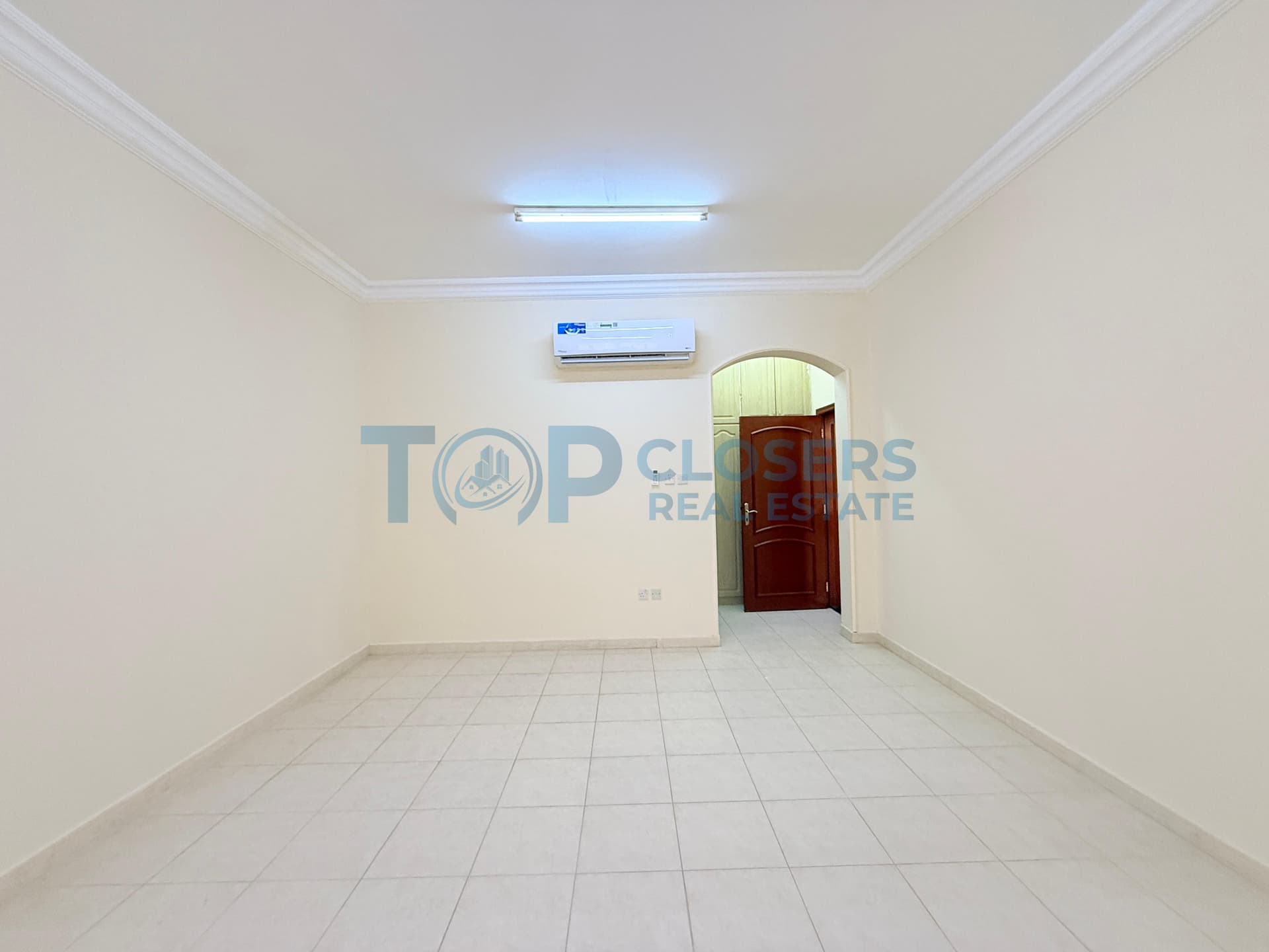 Compound Villa | 5 Bedrooms | Prime Location - Image 4