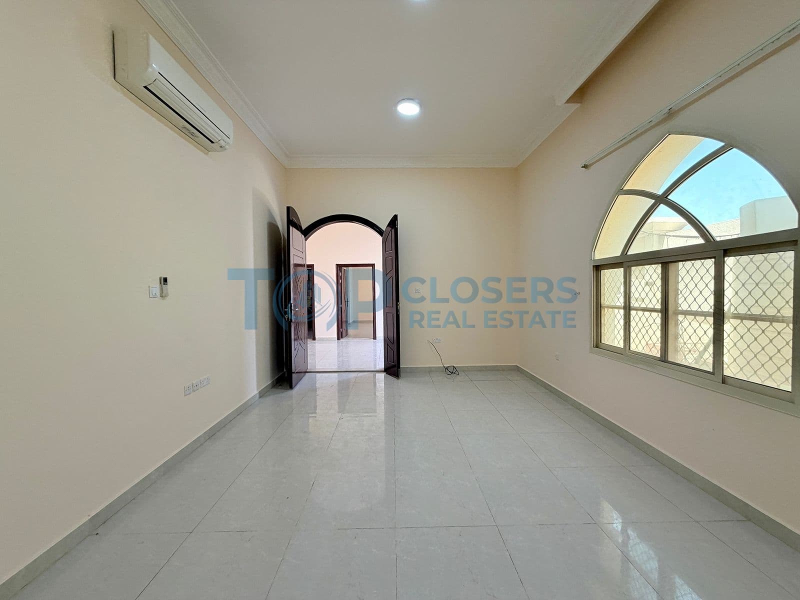 Including Water Electricity | Private Entrance - Image 3