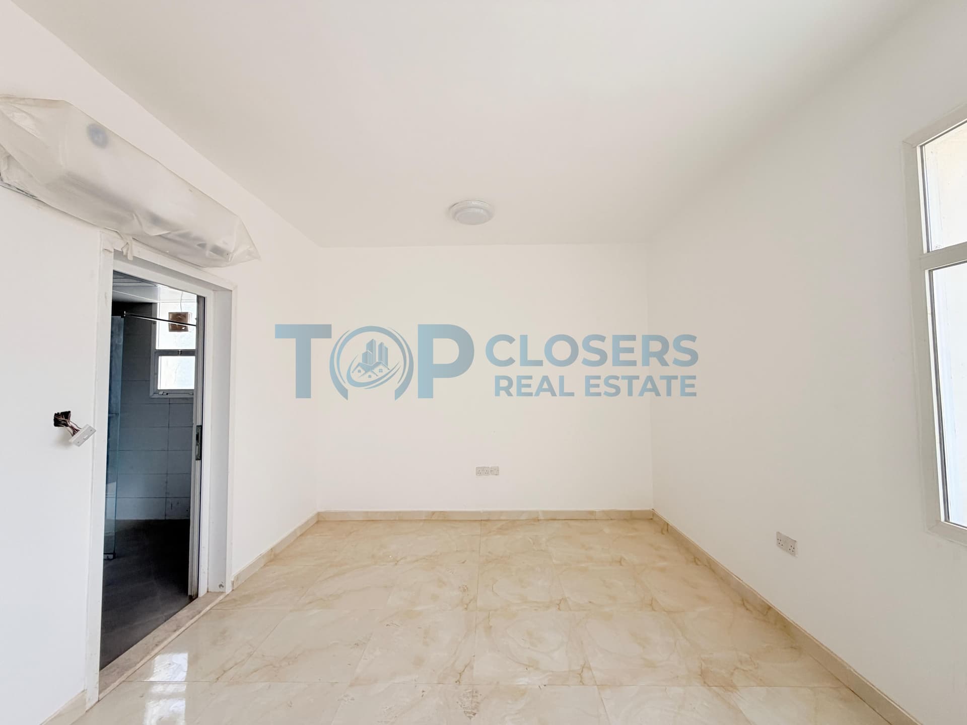 New Flat |Near to Mall| Ready to Move In| Must See - Image 4
