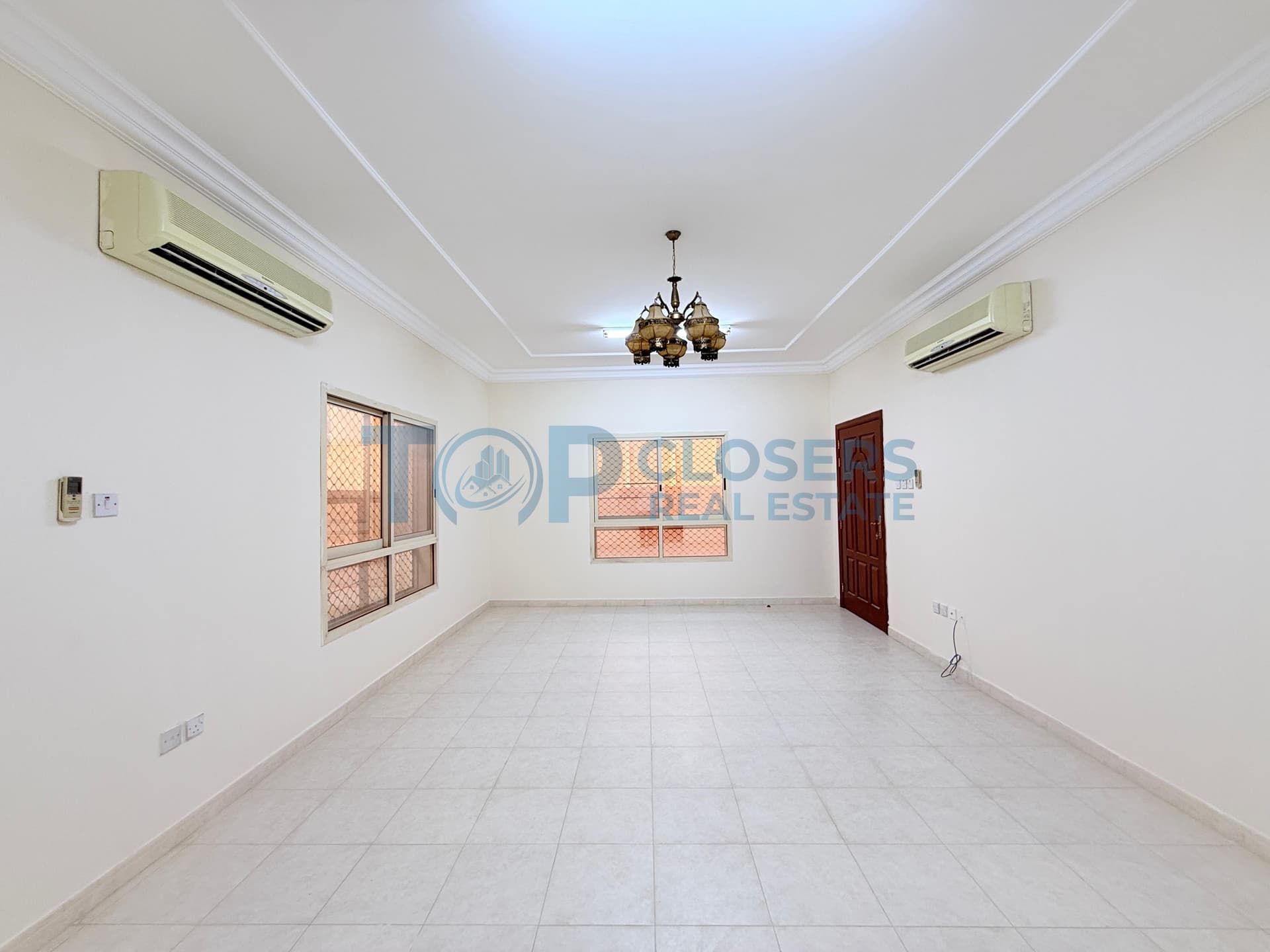 Compound Villa | 5 Bedrooms | Prime Location - Image 3