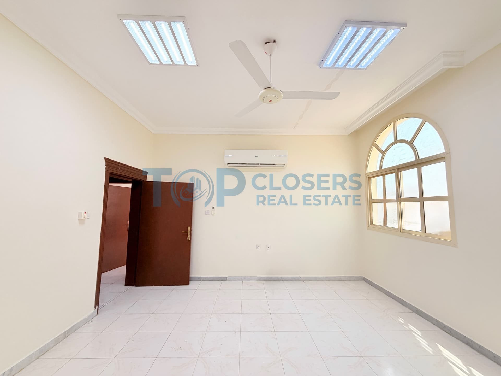 Near to School | First Floor| Balcony | 2 Payments - Image 4