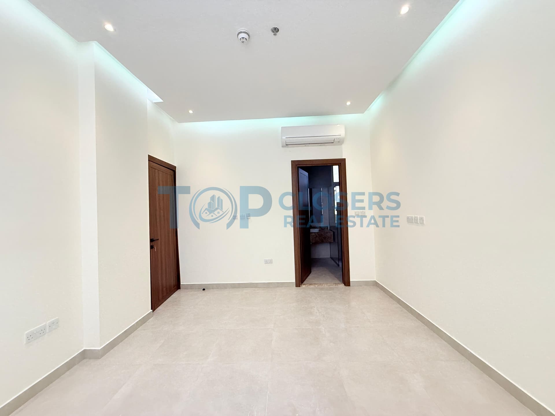 Covered Parking| Ready to Move In |Prime Location - Image 2