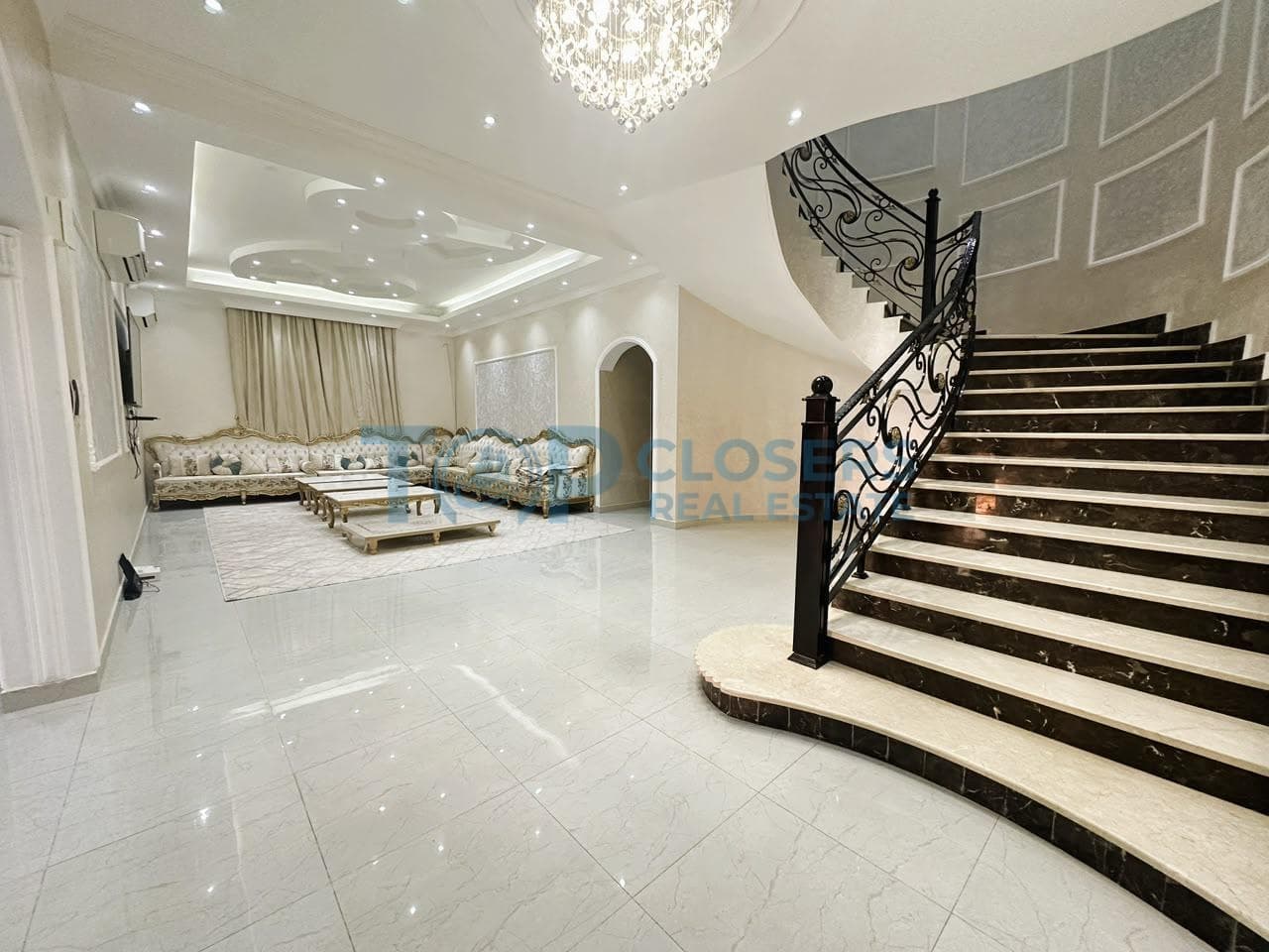 Fully Furnished Villa | Easy Access to Dubai Road - Image 3