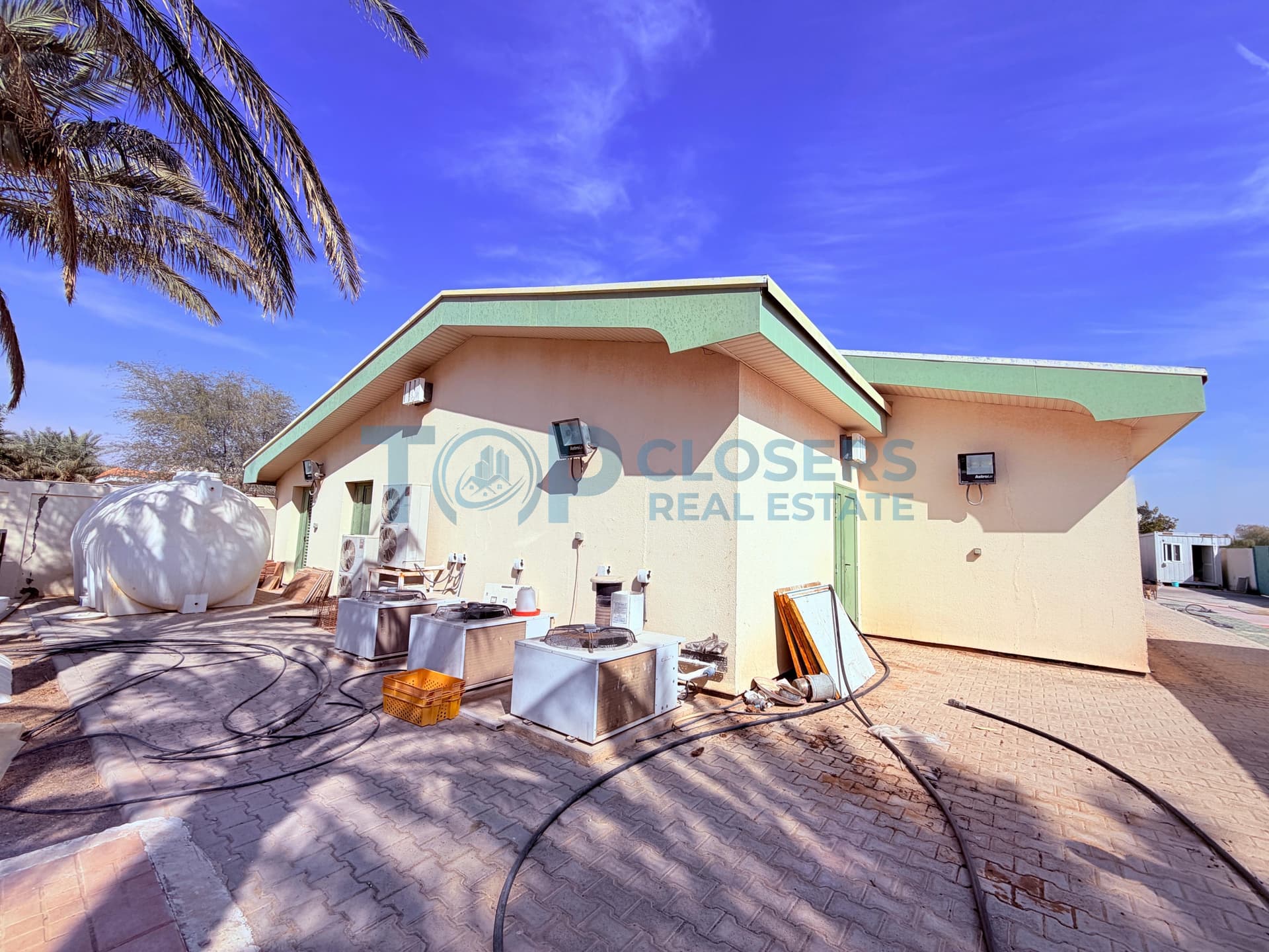Spacious Warehouse for Kitchen, Laundry & Storage - Image 3