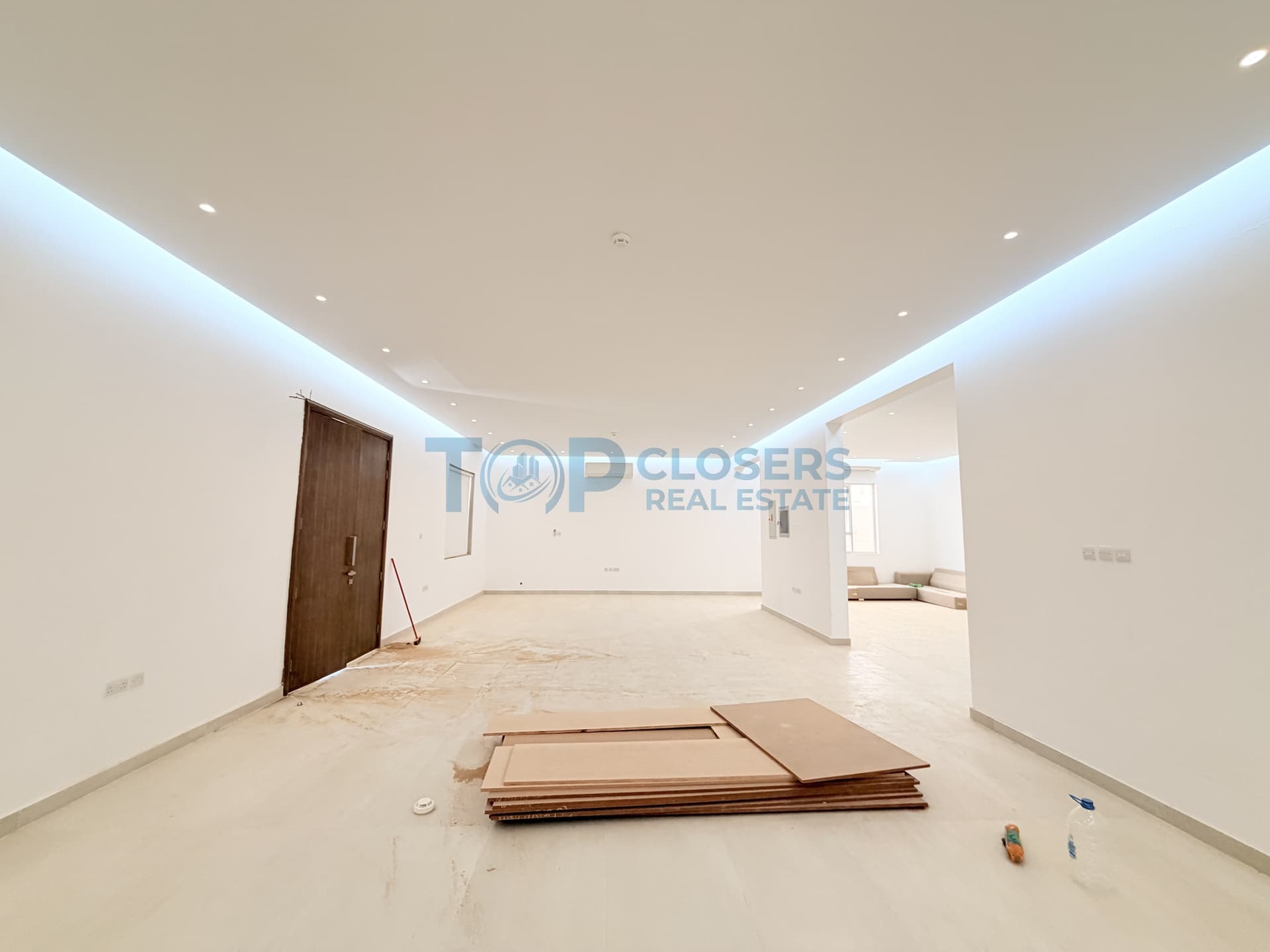 Brand New | Elevator | 4 Masters Br | Private Yard - Image 3