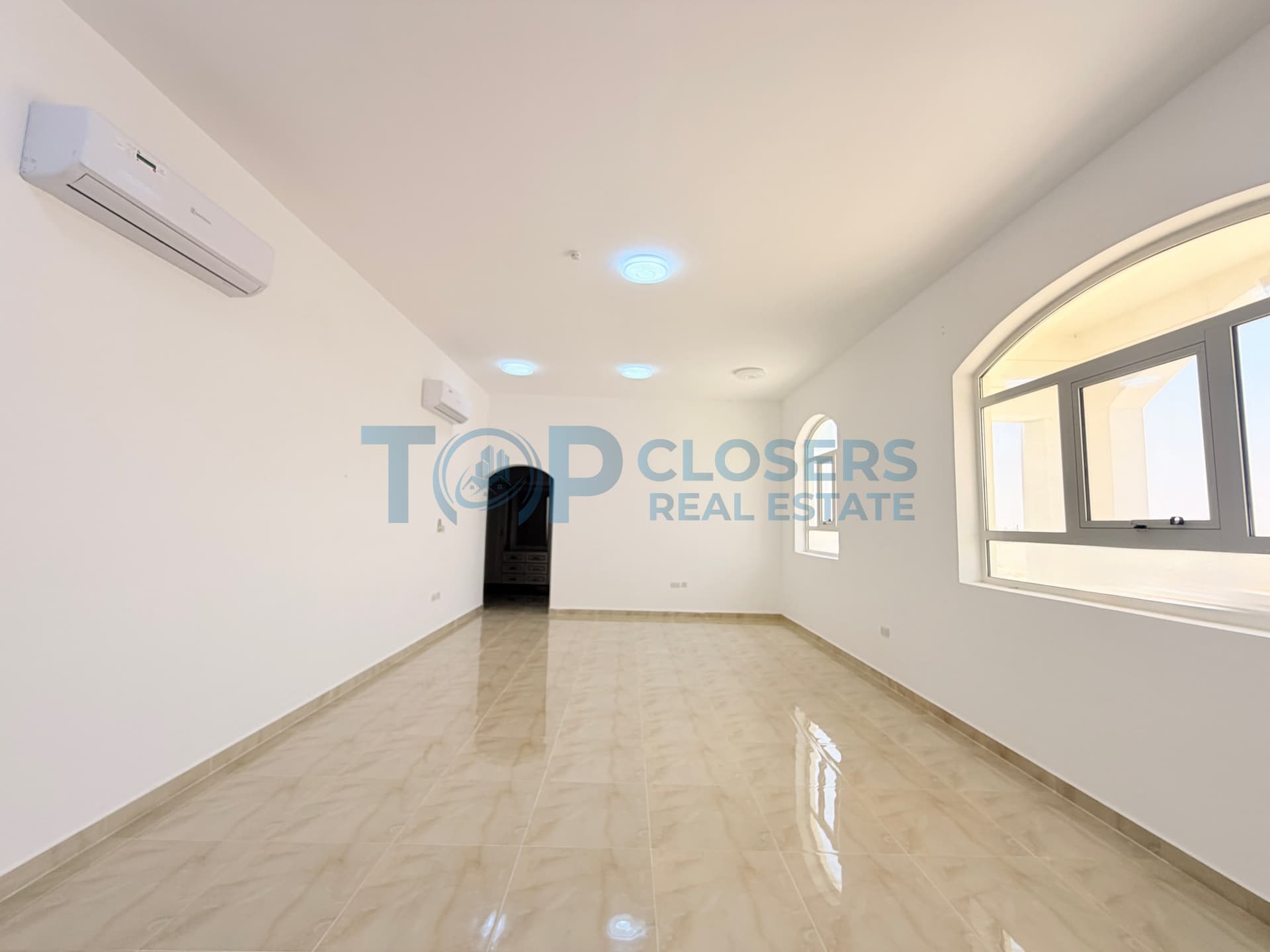 5Br Duplex Villa | Private Yard | Prime Location - Image 4