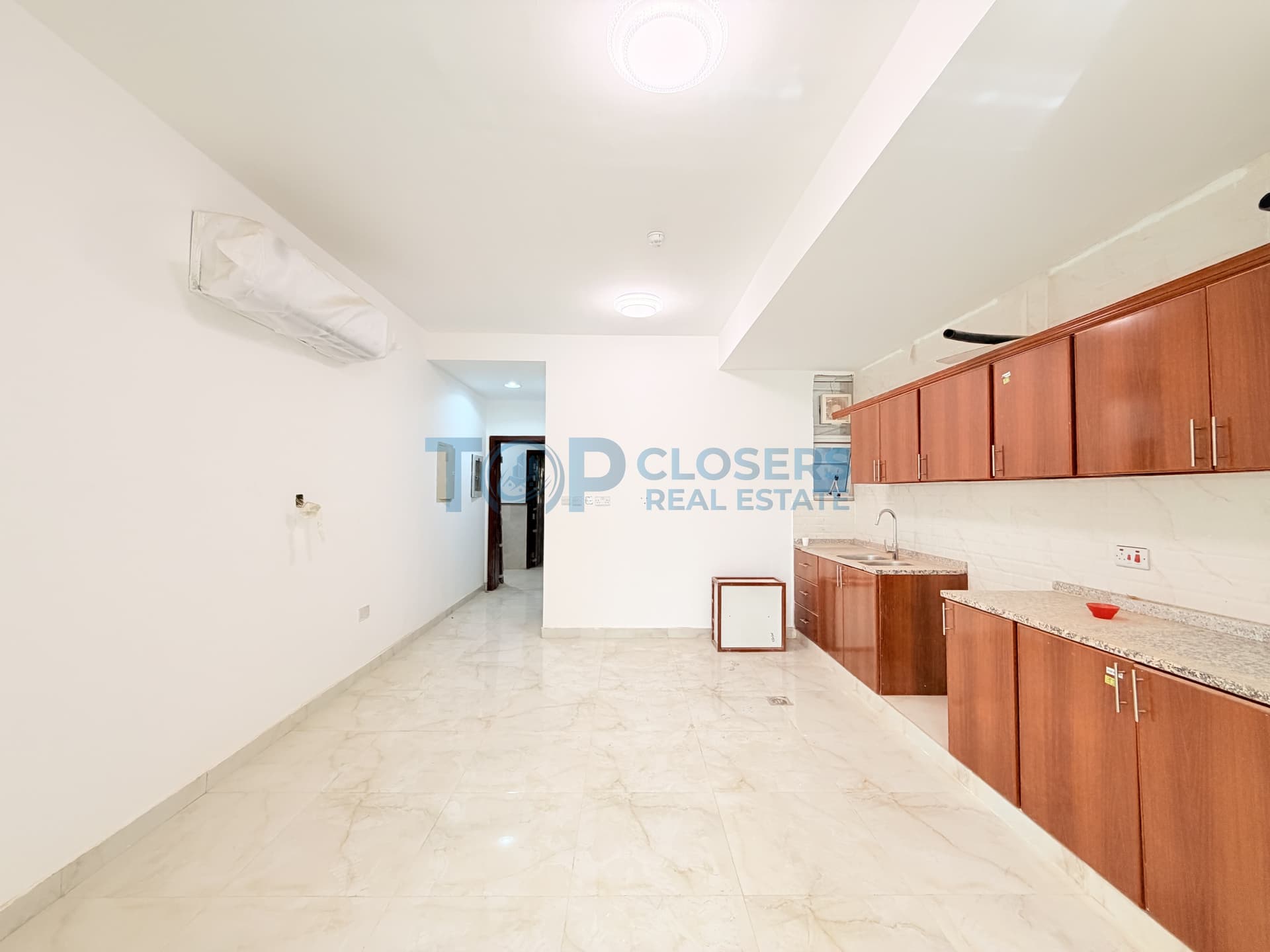 Brand New | Near to Mall|4 Payments |Free Parking - Image 3