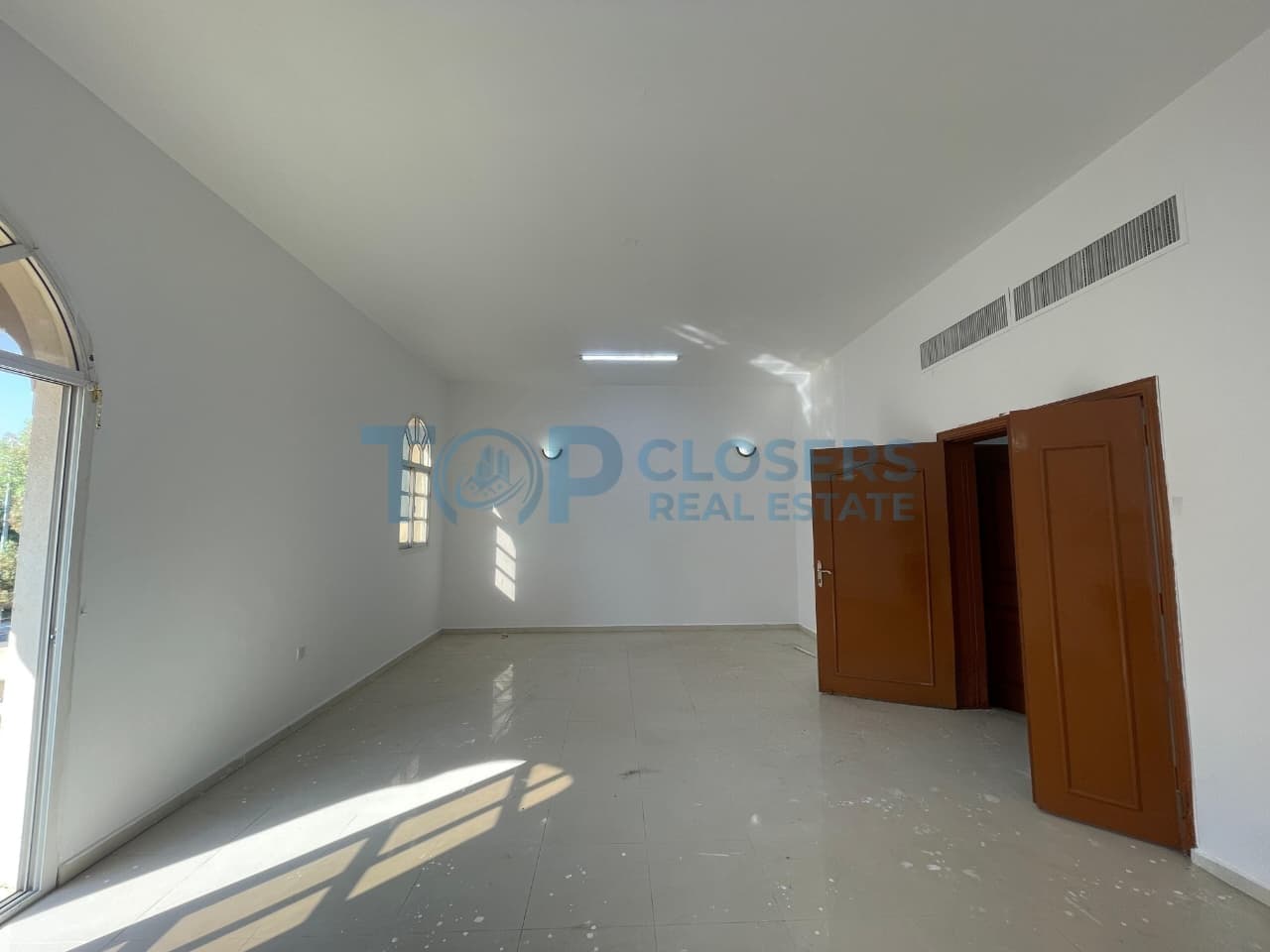 Near NMC and STMC | 3 Balconies |Wardrobes| Bright - Image 3