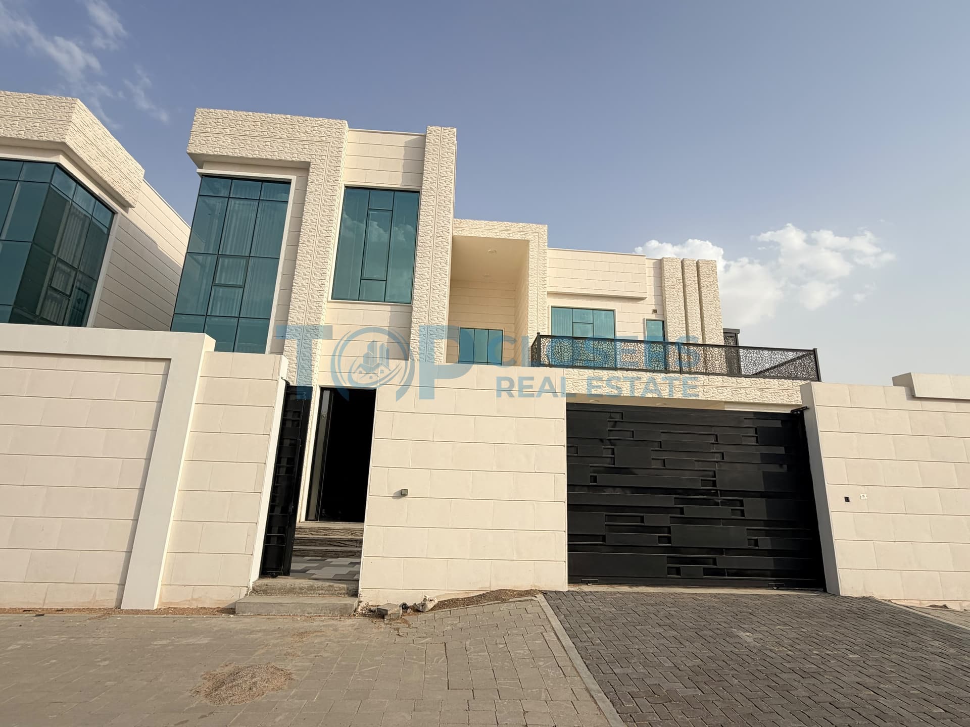 Corner Villa | Brand New | Modern Stiles - Image 2