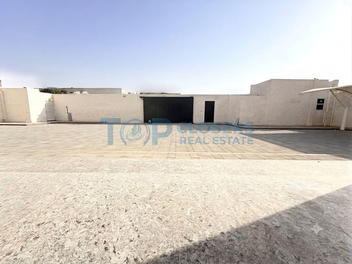 Luxurious Villa | Private Yard | Driver Room - Image 2