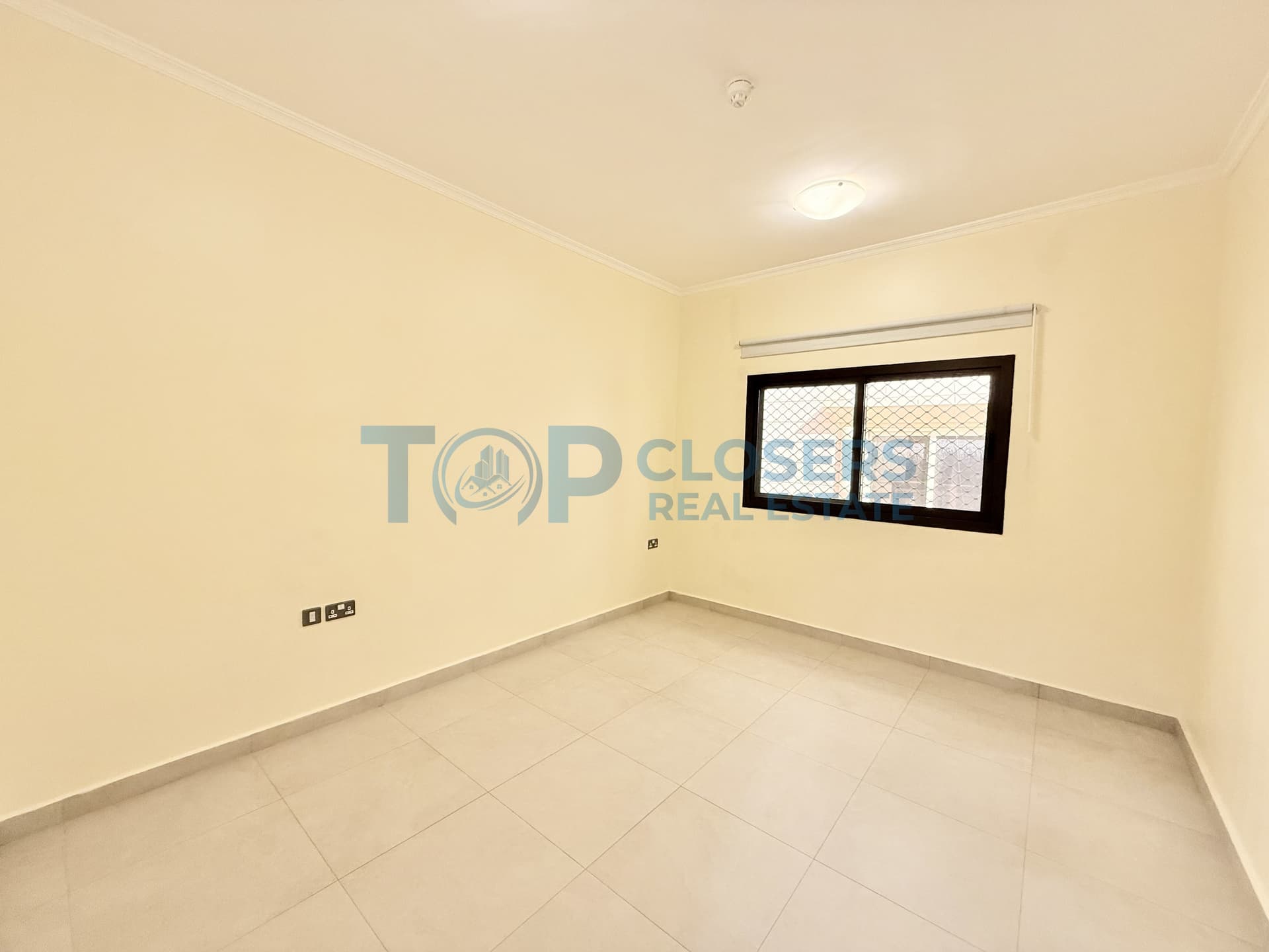 2BHK | Neat And Clean| Elevator | Basement Parking - Image 1