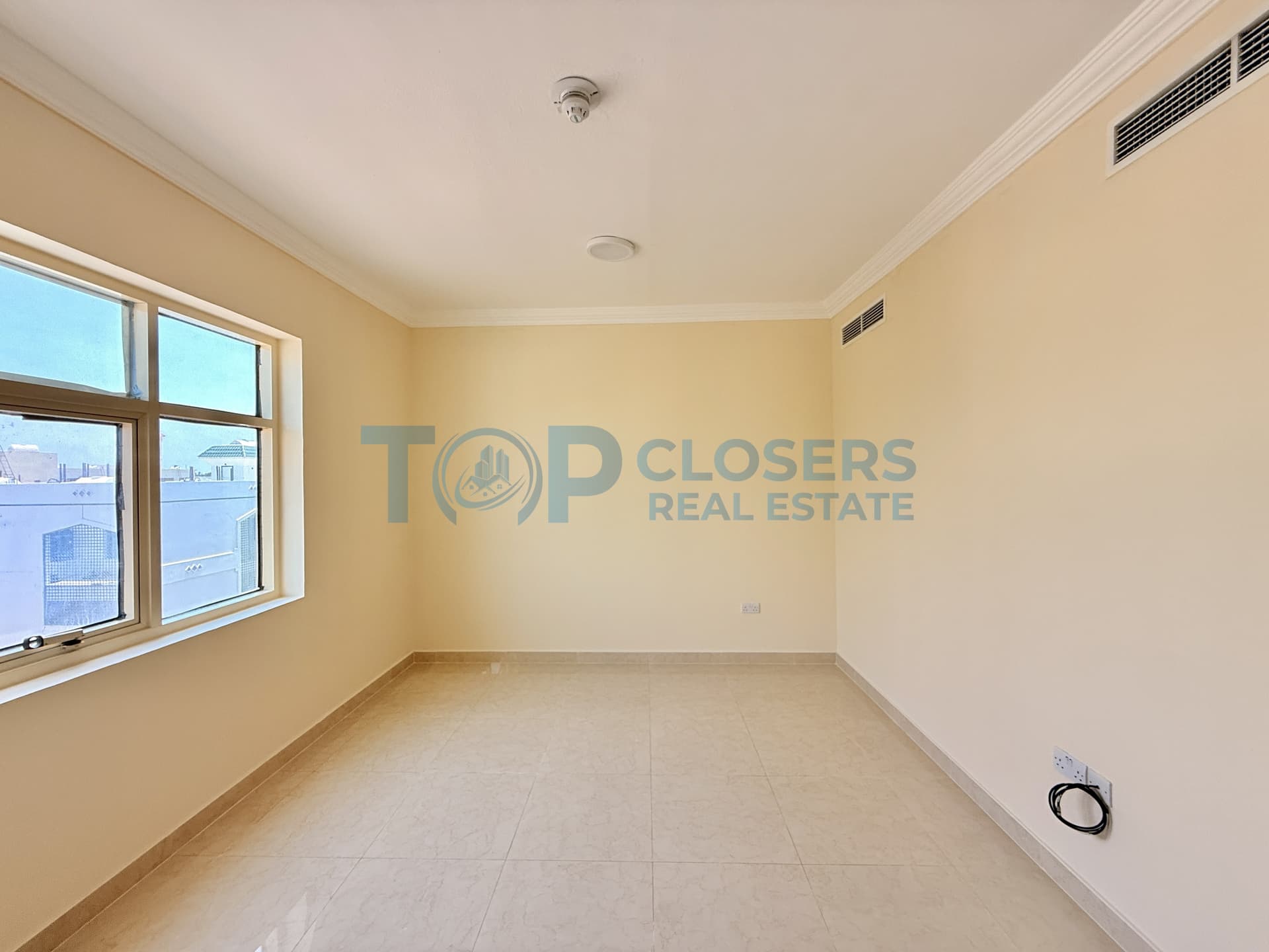 2BHK Clean Apartment | Elevator | Basement Parking - Image 1
