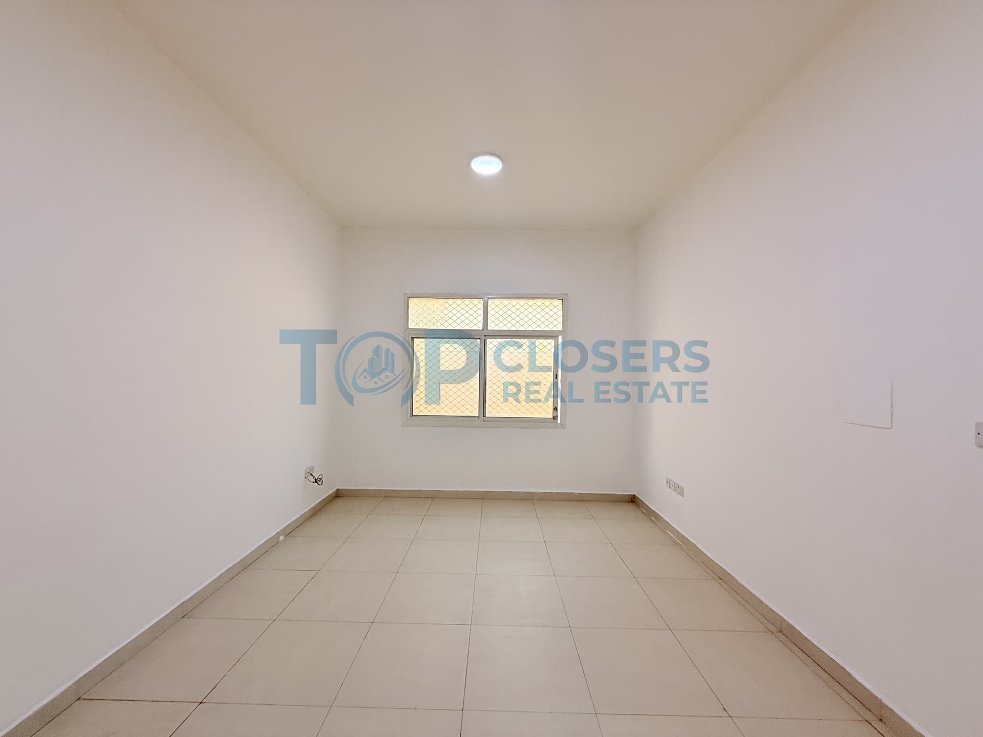 2BHK Clean Apartment | Elevator | Basement Parking - Image 4