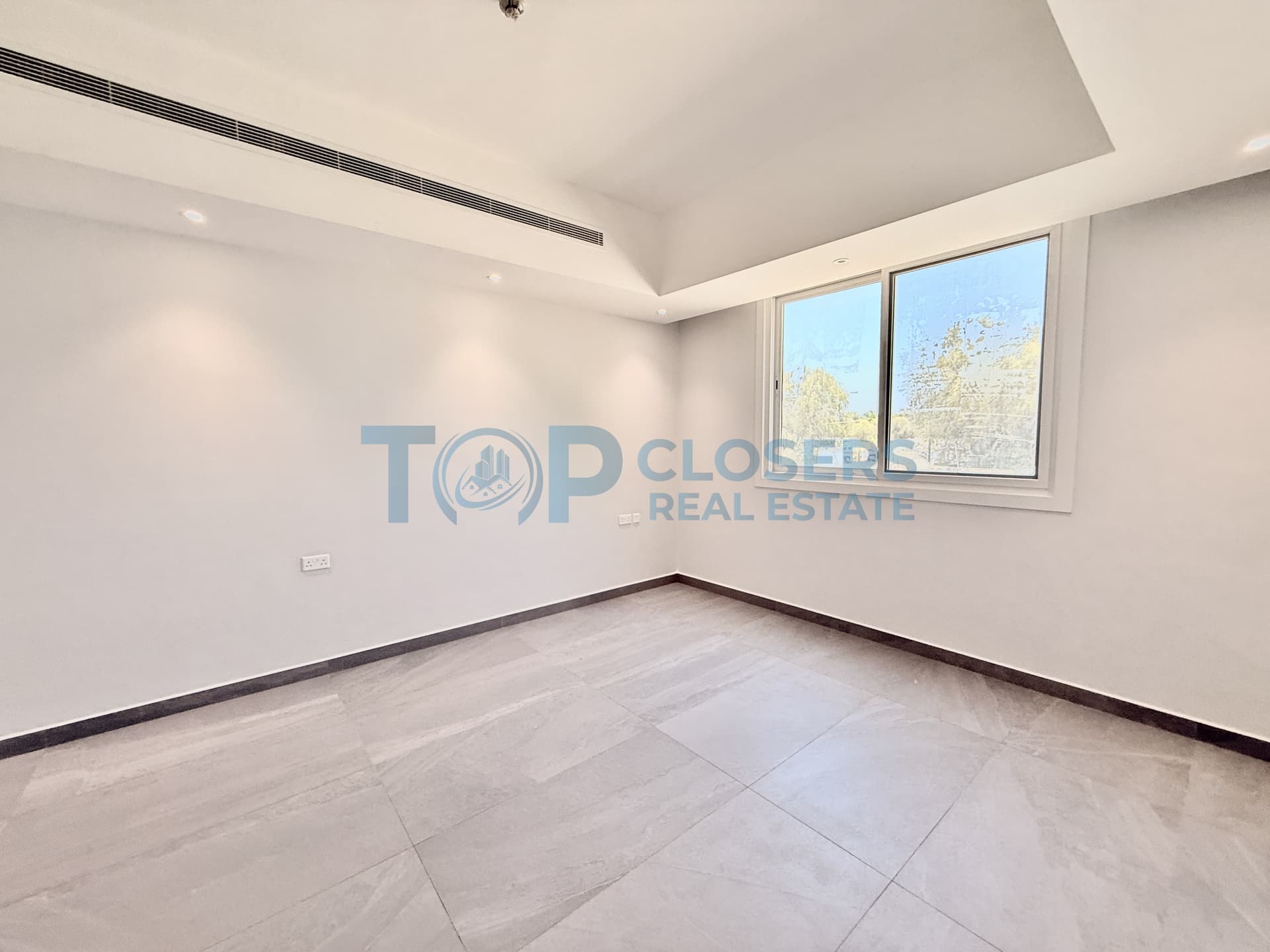 Spacious Apartment | Elevator | Basement Parking - Image 3