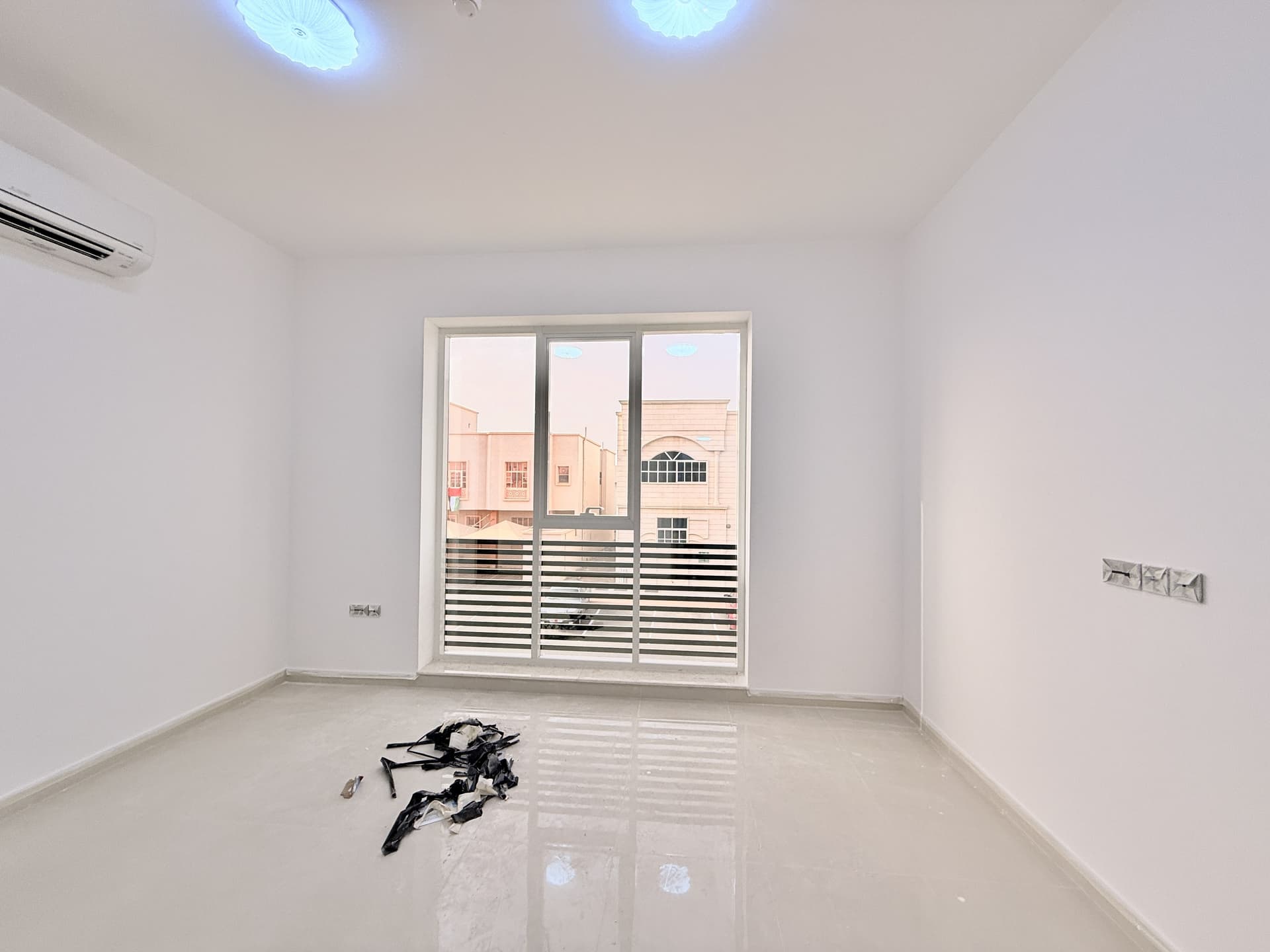 1BHK Brand New | Prime Location | Basement Parking - Image 4