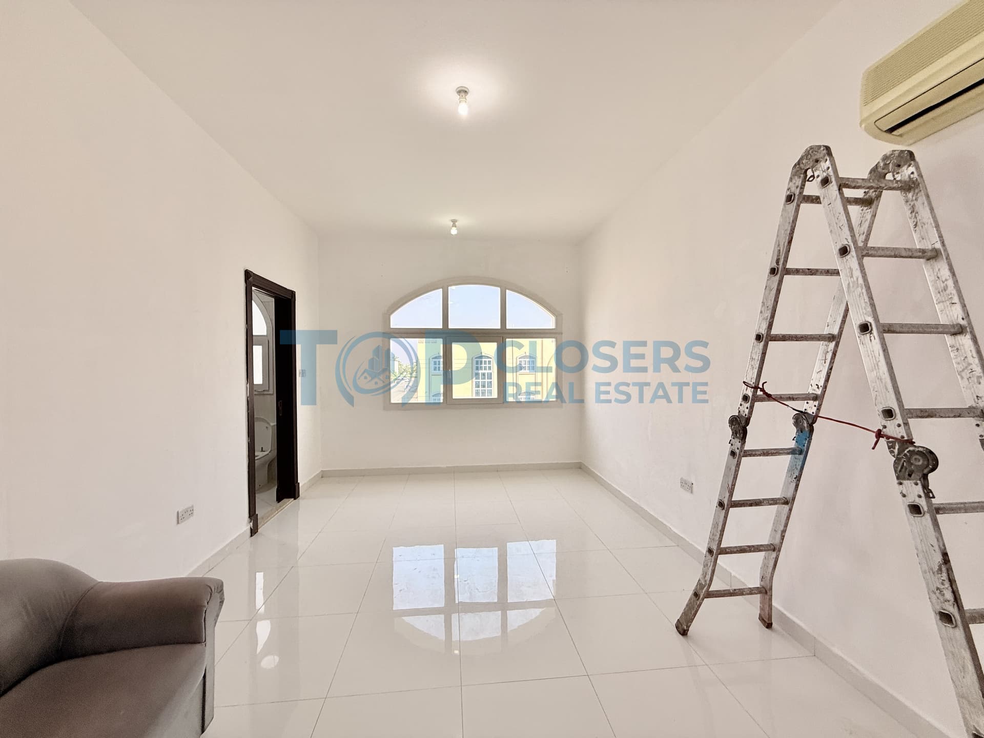 Spacious Apartment | Elevator | Basement Parking - Image 1