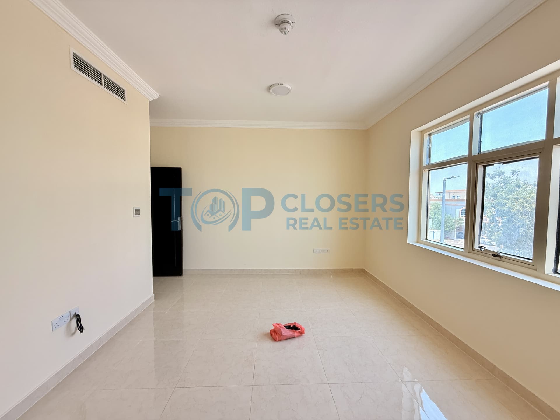 2BHK Clean Apartment | Elevator | Basement Parking - Image 2