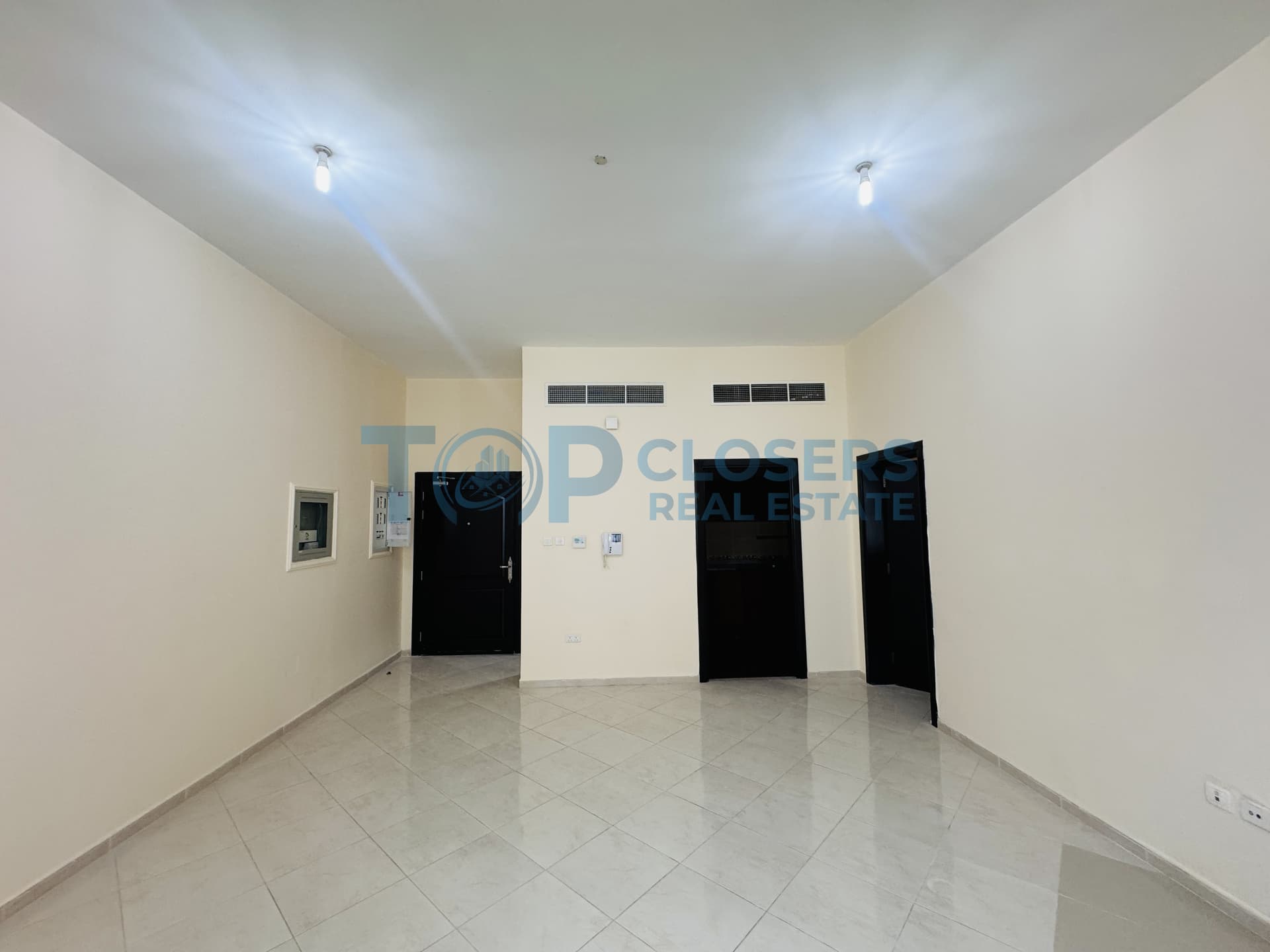 Spacious |Neat N Clean| Prime Location |Central AC - Image 1