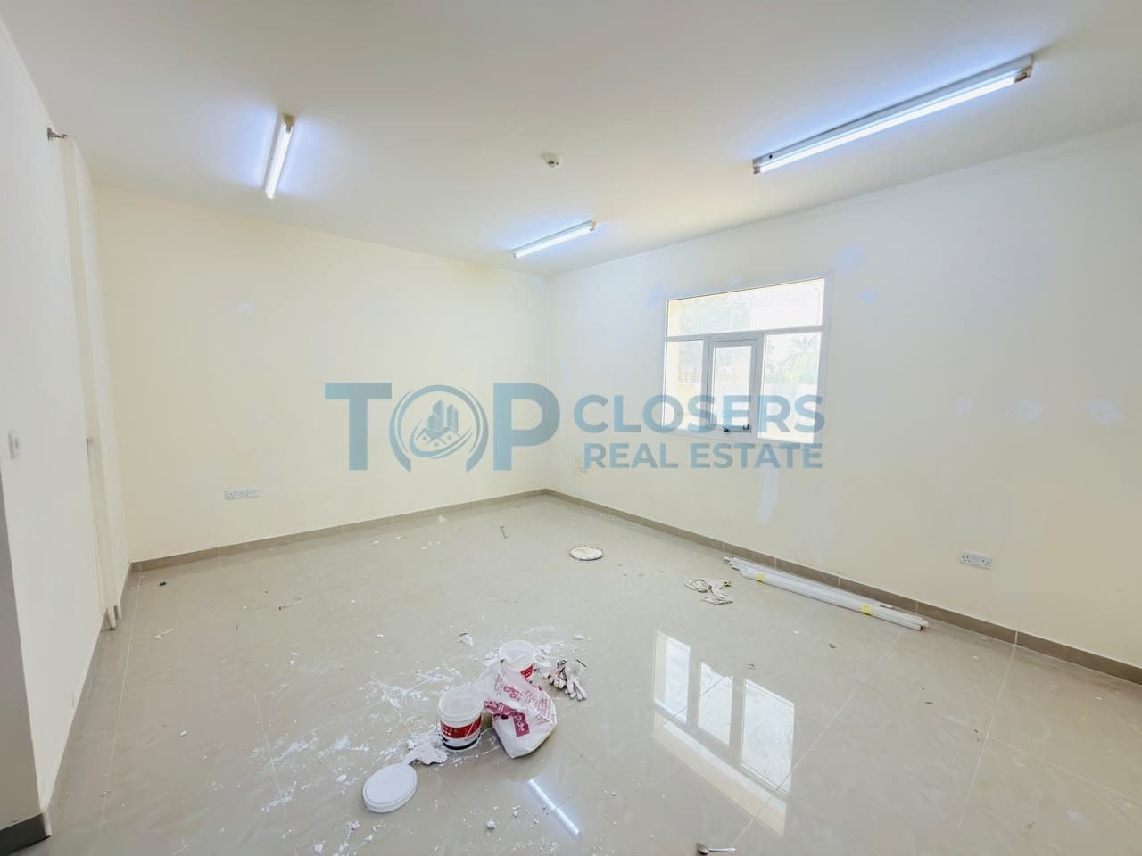 Ready To Move| Prime location | Best Deal - Image 4