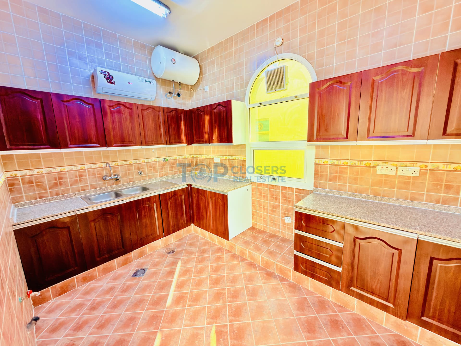 First Floor|Spacious and Bright| Built In Wardrobe - Image 3