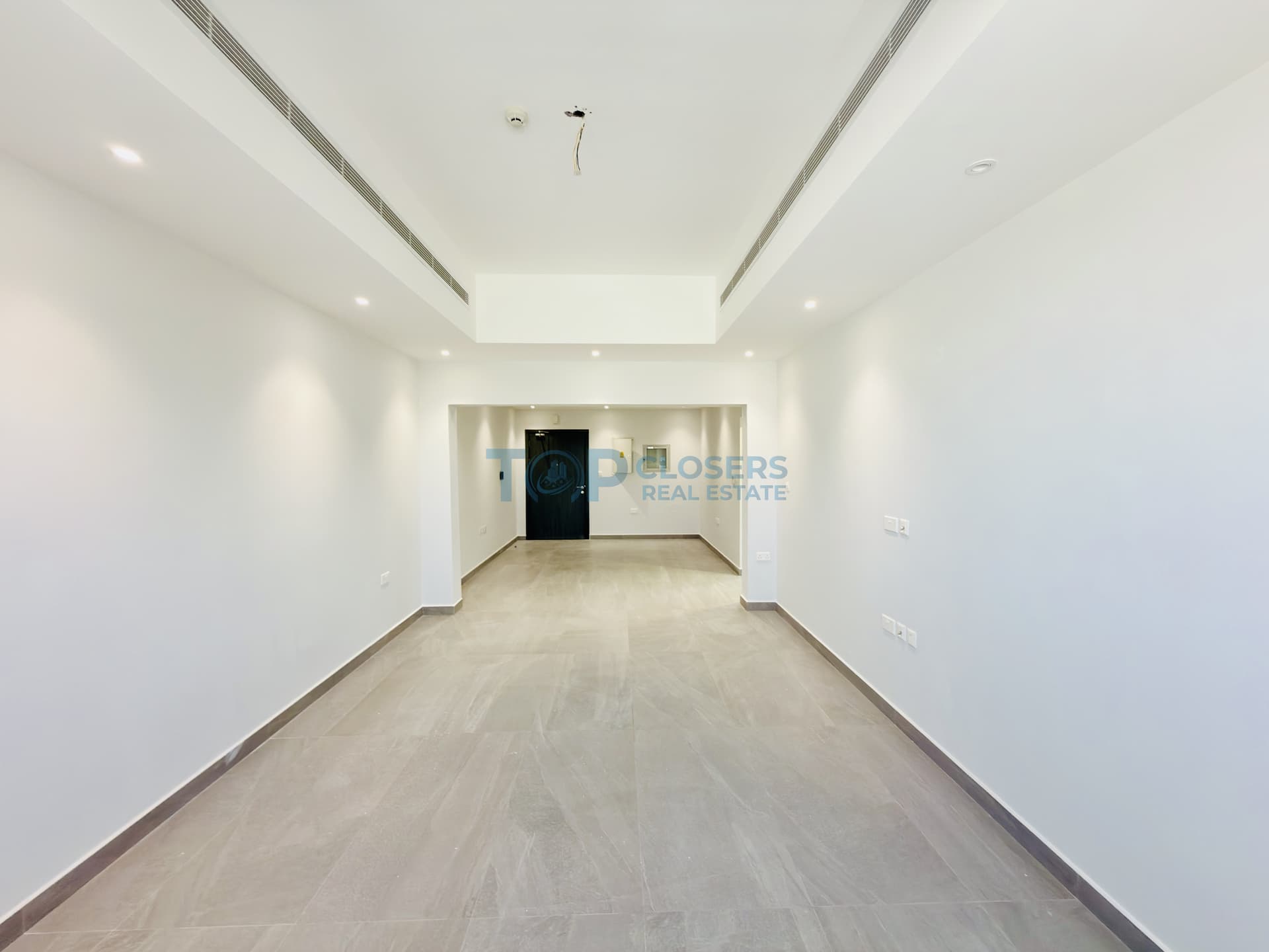 Spacious Living Hall| 2nd Tenant| Prime Location - Image 2