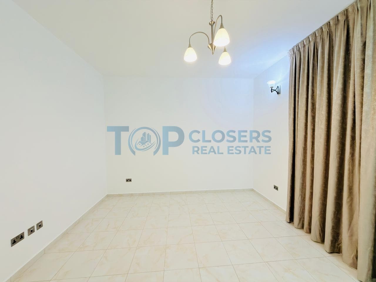 Prime Location|Built In Wardrobe| Ready To Move - Image 3