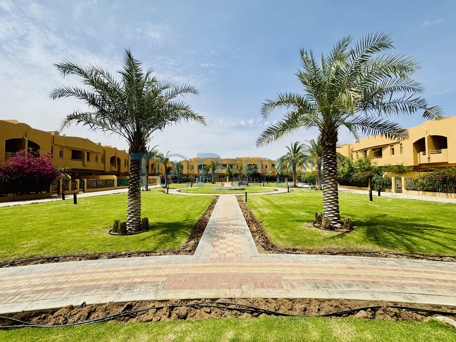 Pool & Gym | Prime Location| Near To Hospital - Image 2