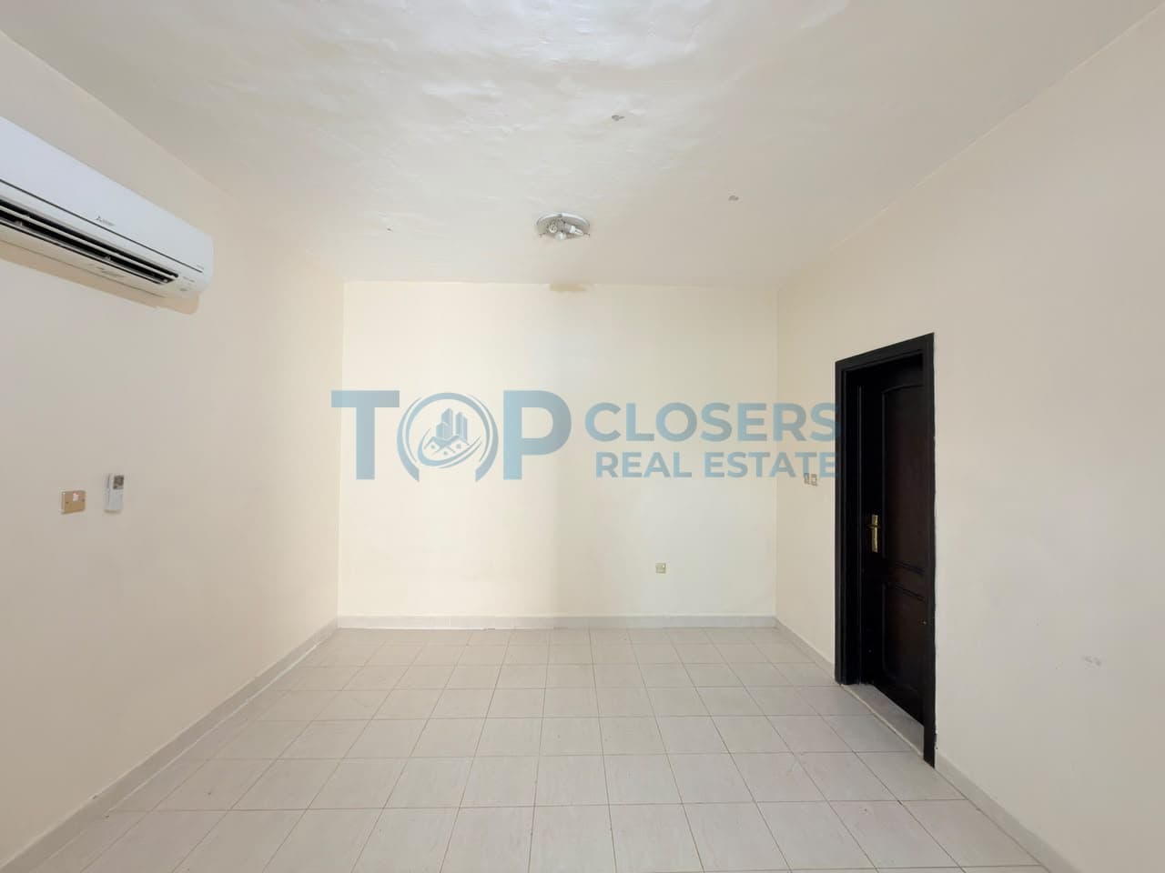 Ground Floor|Private Yard|Near School Area - Image 4