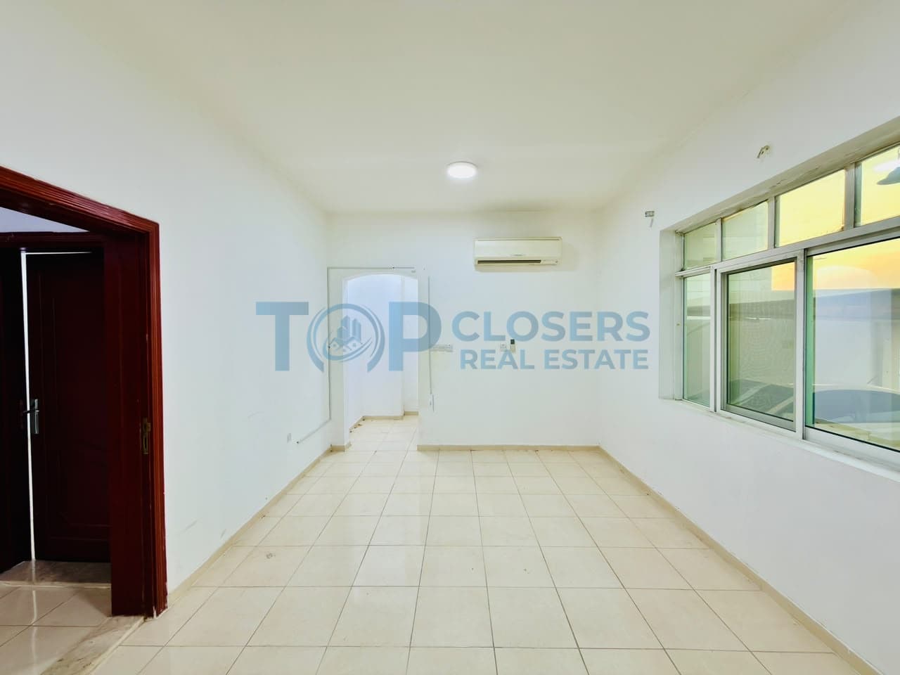 Ground Floor| Spacious Apartment| Shaded Parking - Image 3