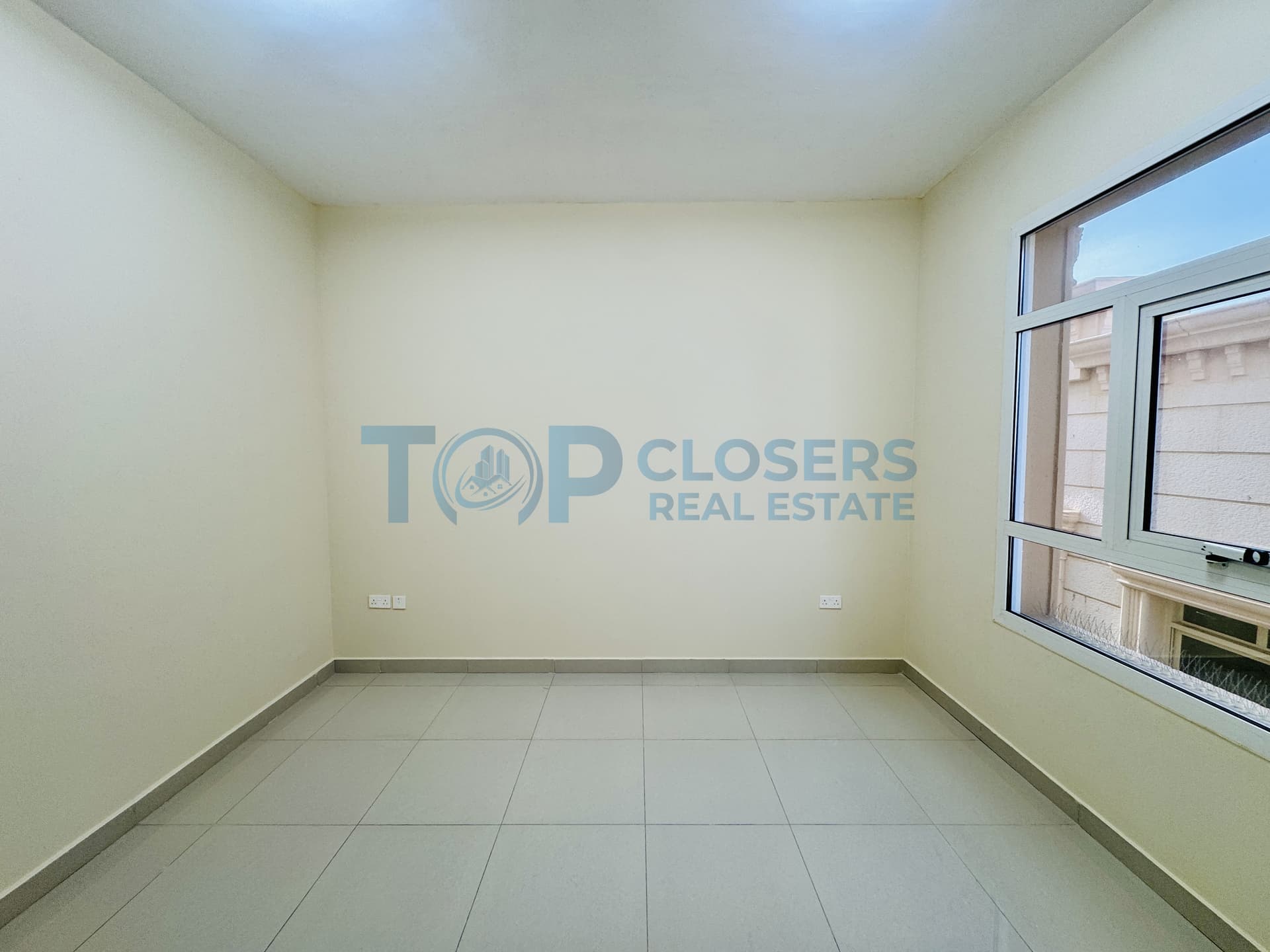 Near To Oasis School|Bright And Spacious|2nd Tenant - Image 4