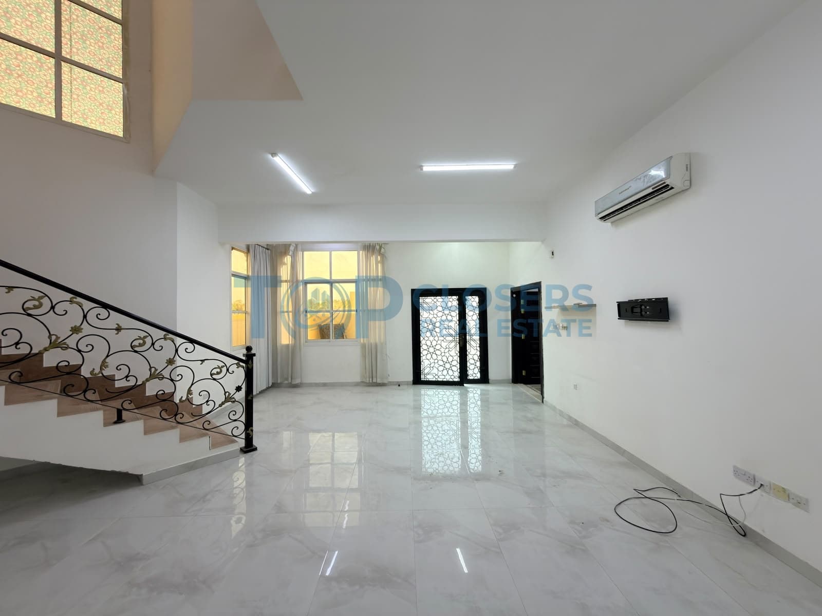 Duplex villa| Private Yard| Near Makani Mall - Image 2