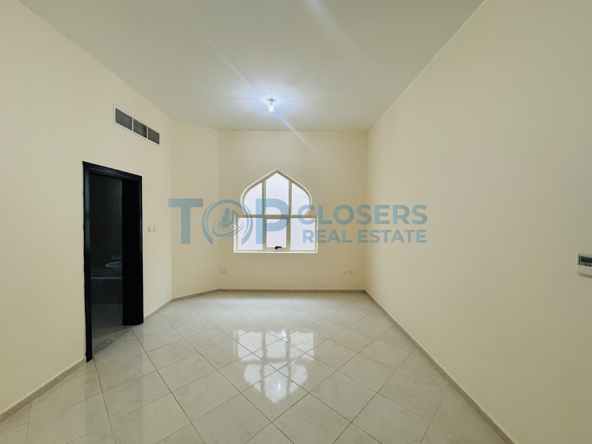 Spacious |Neat N Clean| Prime Location |Central AC - Image 4