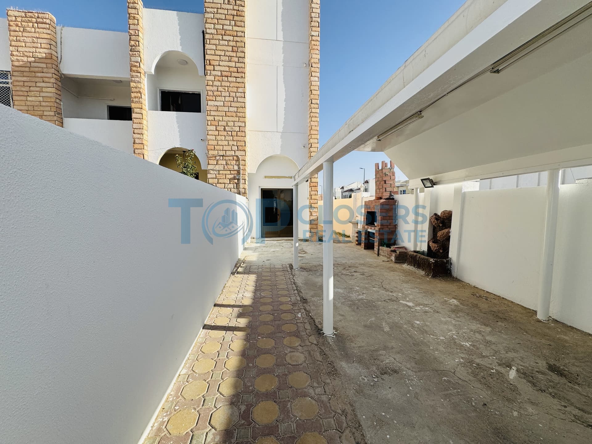 Private Entrance| Private Yard| Balconies |Spacious - Image 1