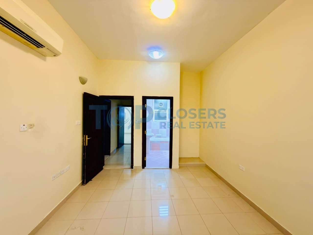 Ground Floor| Spacious Apartment| Shaded Parking - Image 3