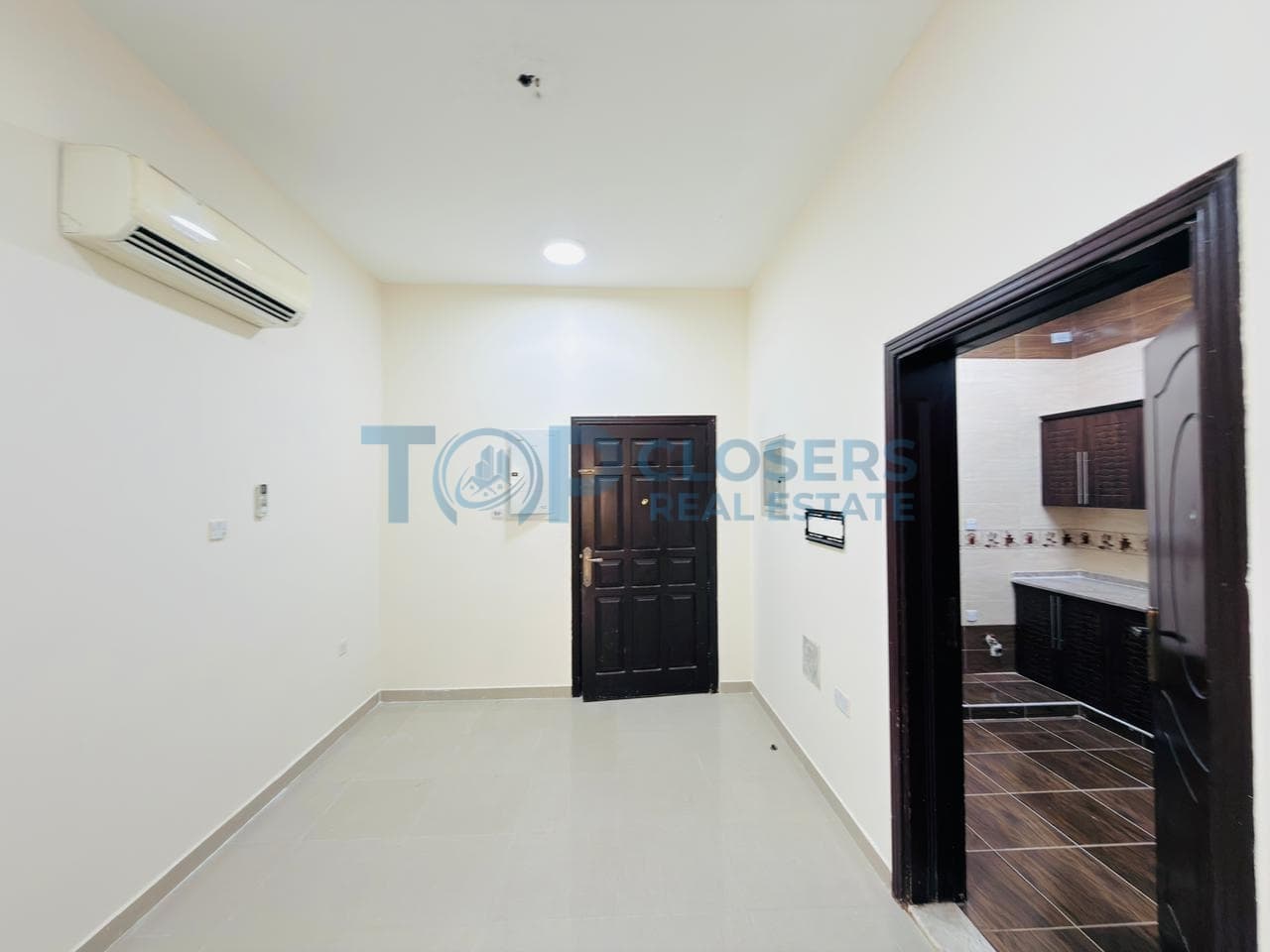 Ready To Move| Near To Hospital| Prime Location - Image 2