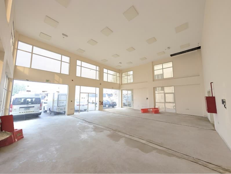 370 SQM Full Building |Multi-Purpose |free parking - Image 3